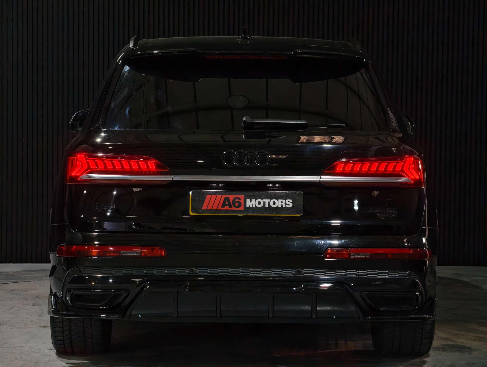 Audi Q7 view 14