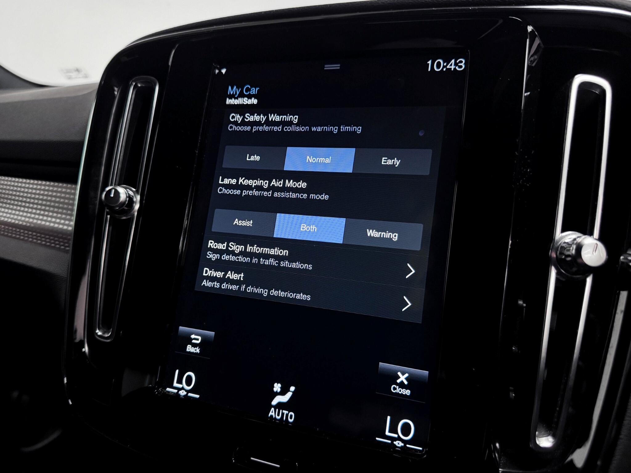 Volvo XC40 view 49