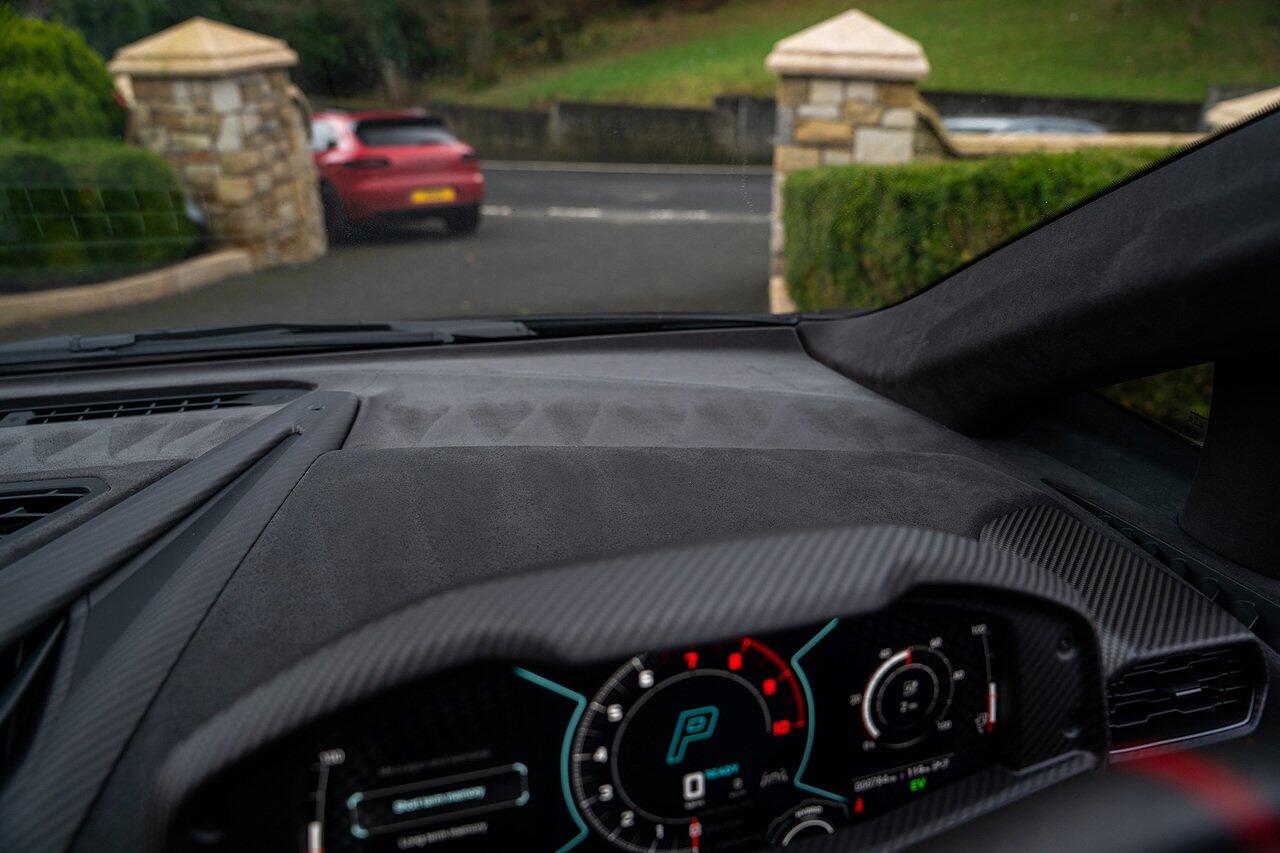 Lamborghini Revuelto view 88