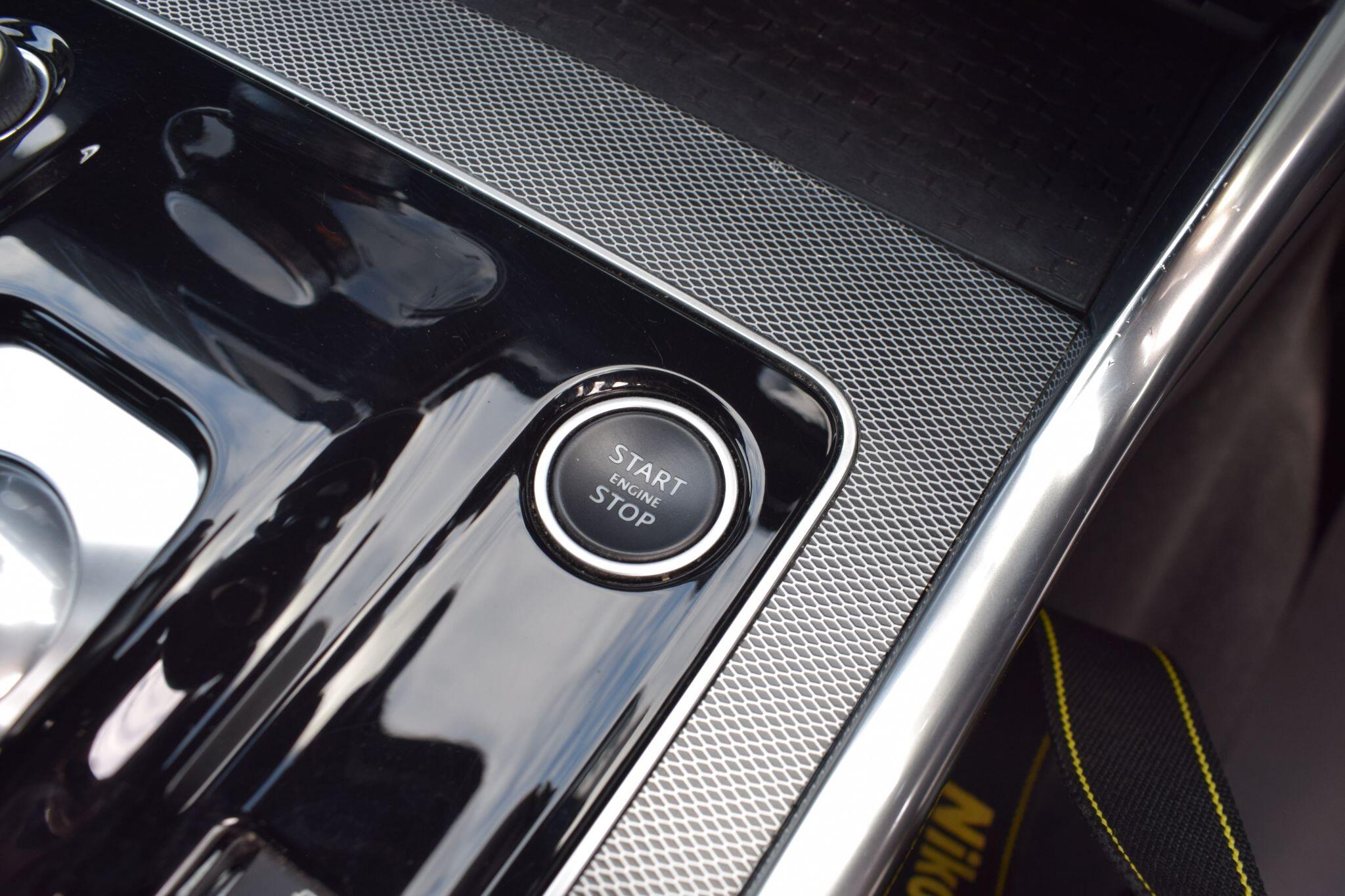 Jaguar Xe view 14