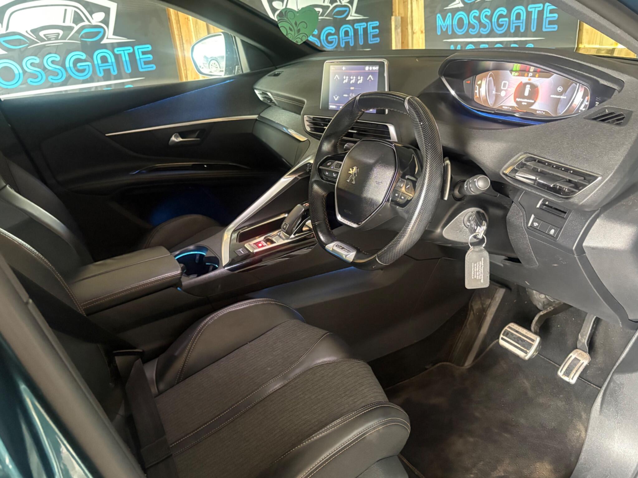 Peugeot 5008 view 11