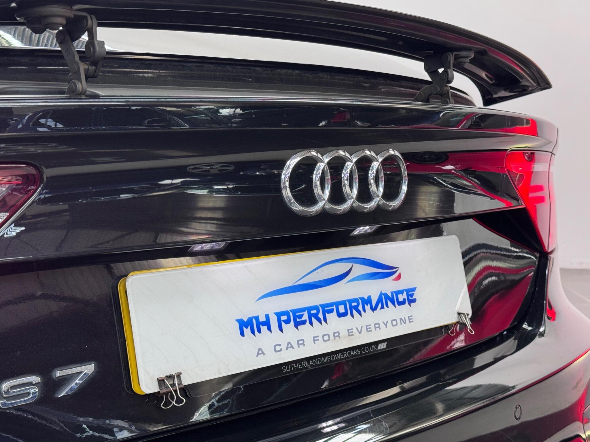 Audi RS7 view 22