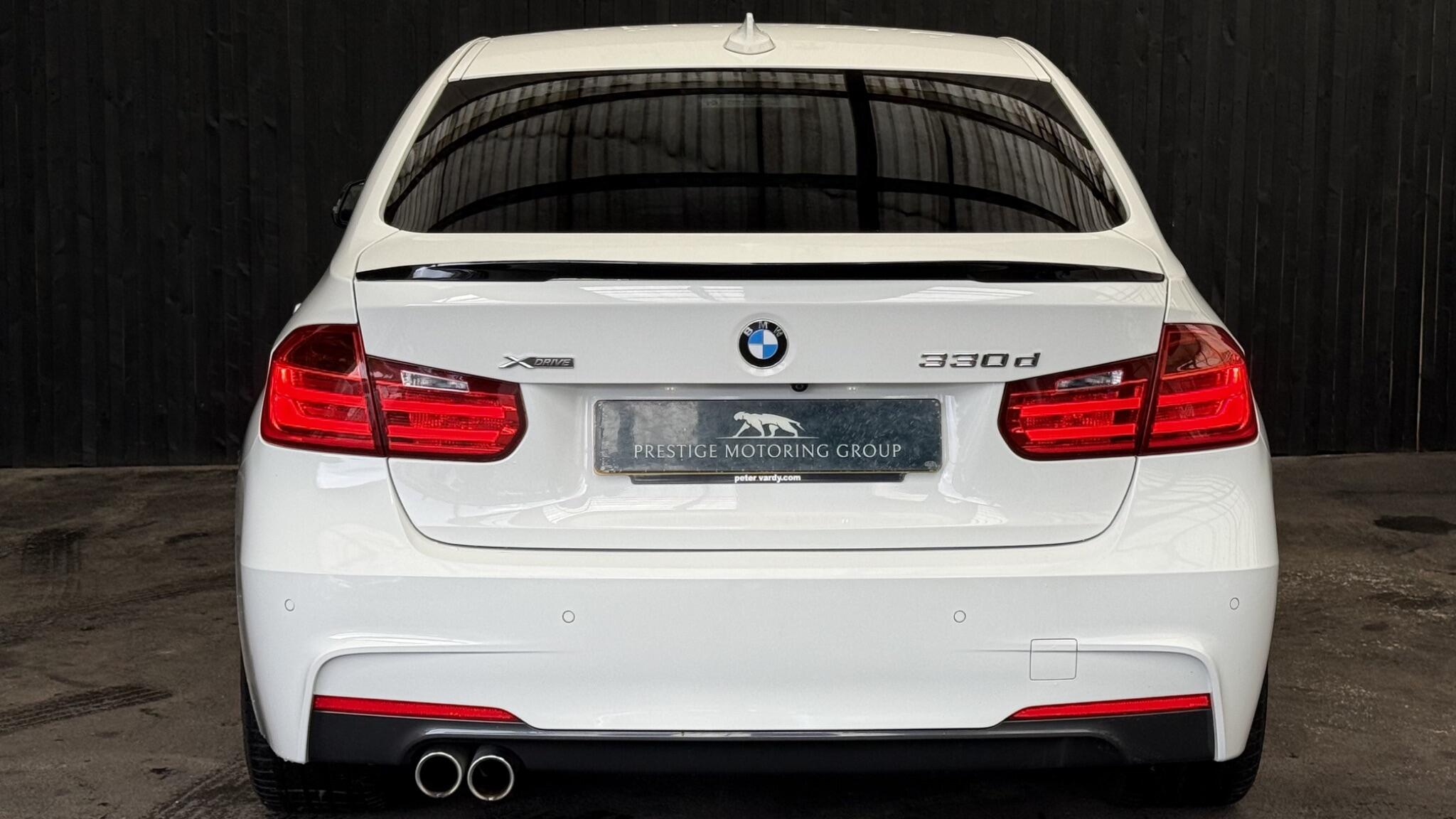 BMW 3 Series view 15