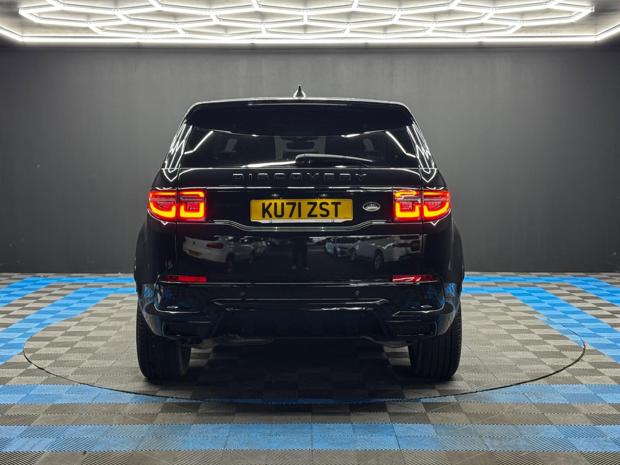Land Rover Discovery Sport view 6