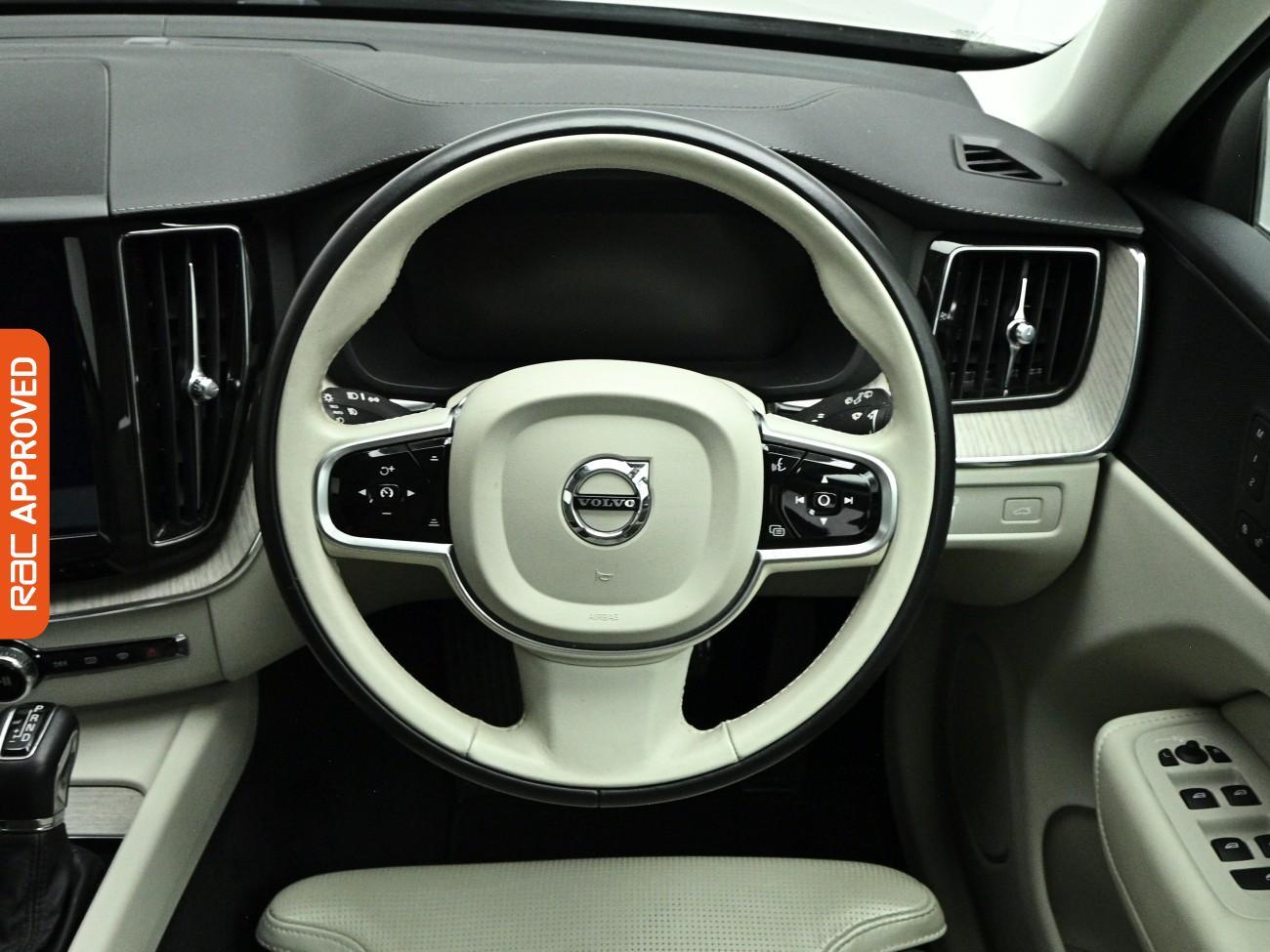 Volvo XC60 view 9