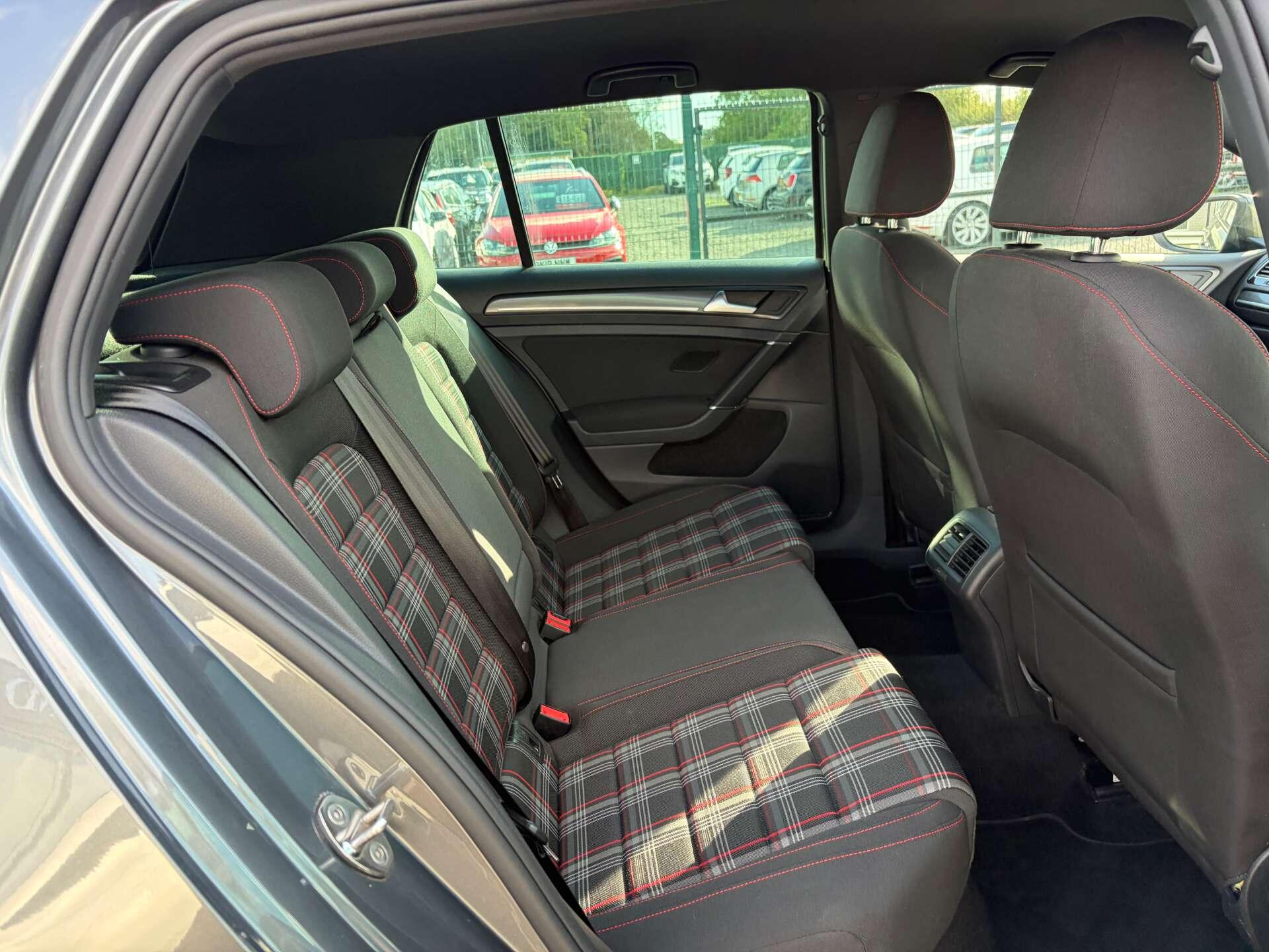 Volkswagen Golf view 27