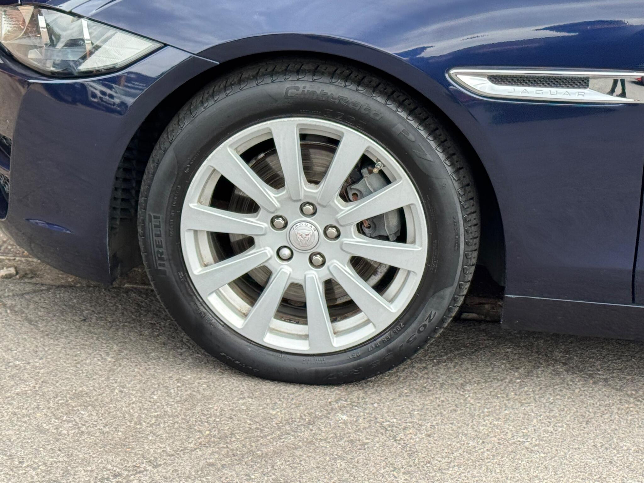 Jaguar Xe view 36