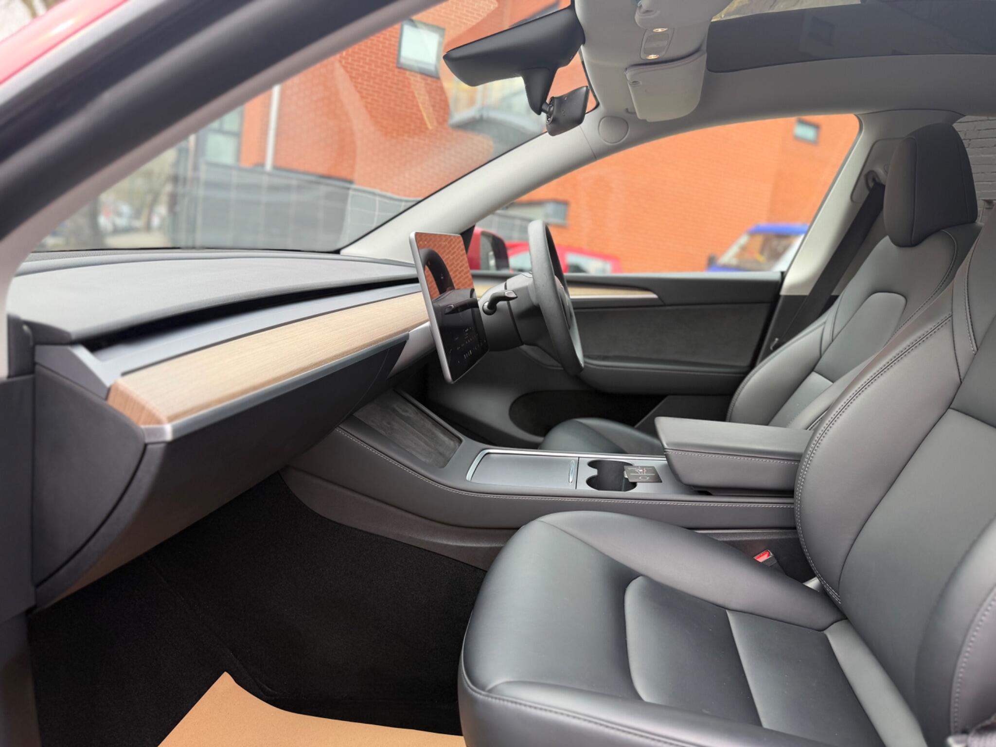 Tesla Model Y view 34