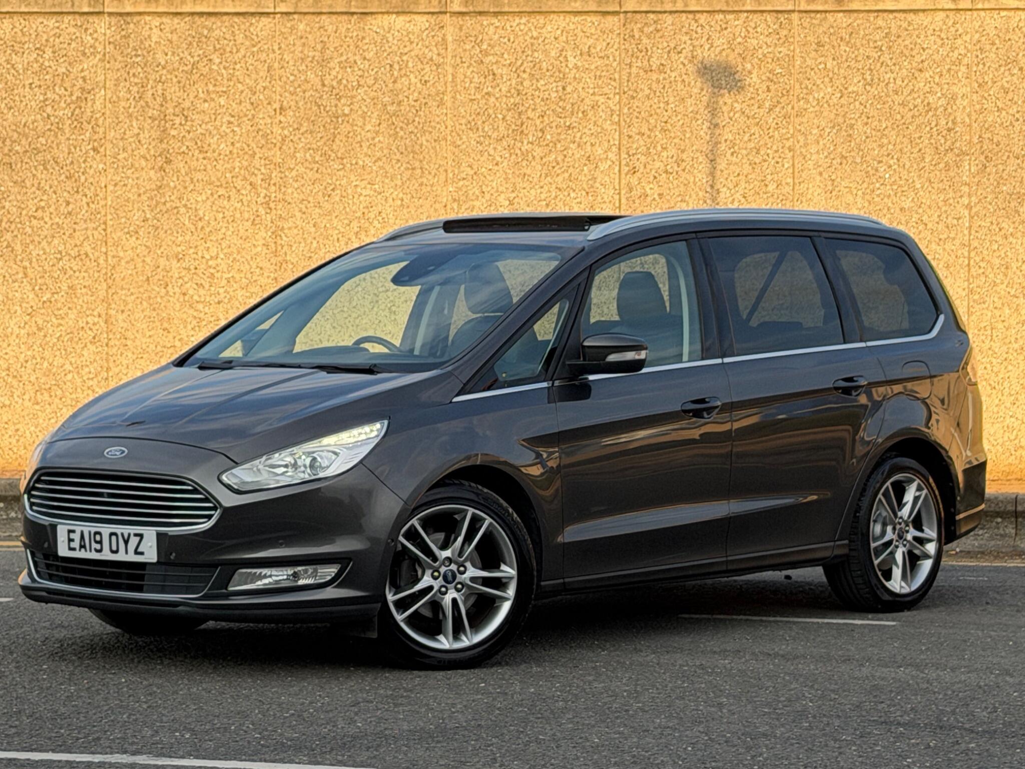 Ford Galaxy view 7