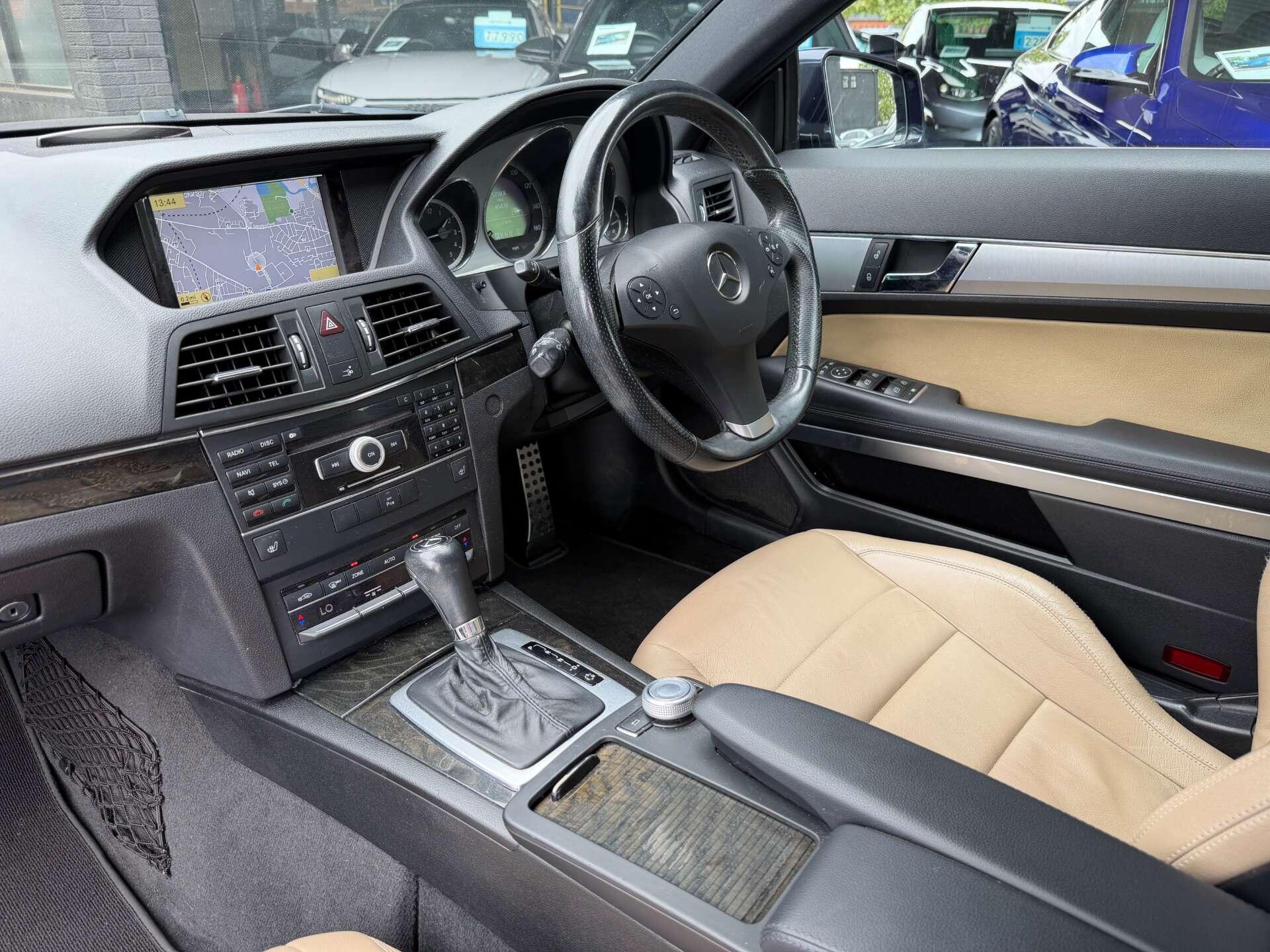 Mercedes-Benz E Class view 17