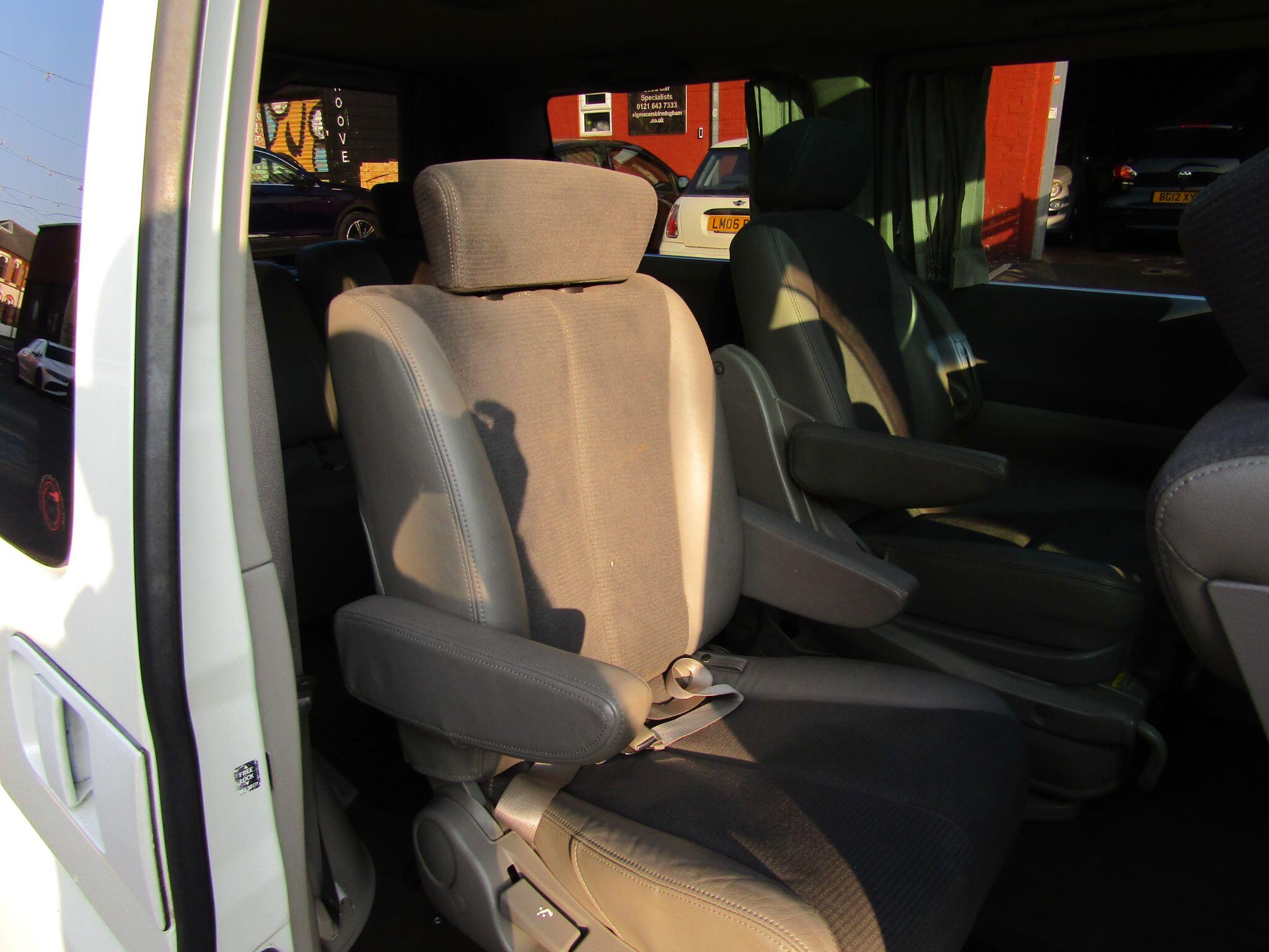 Nissan Elgrand view 15