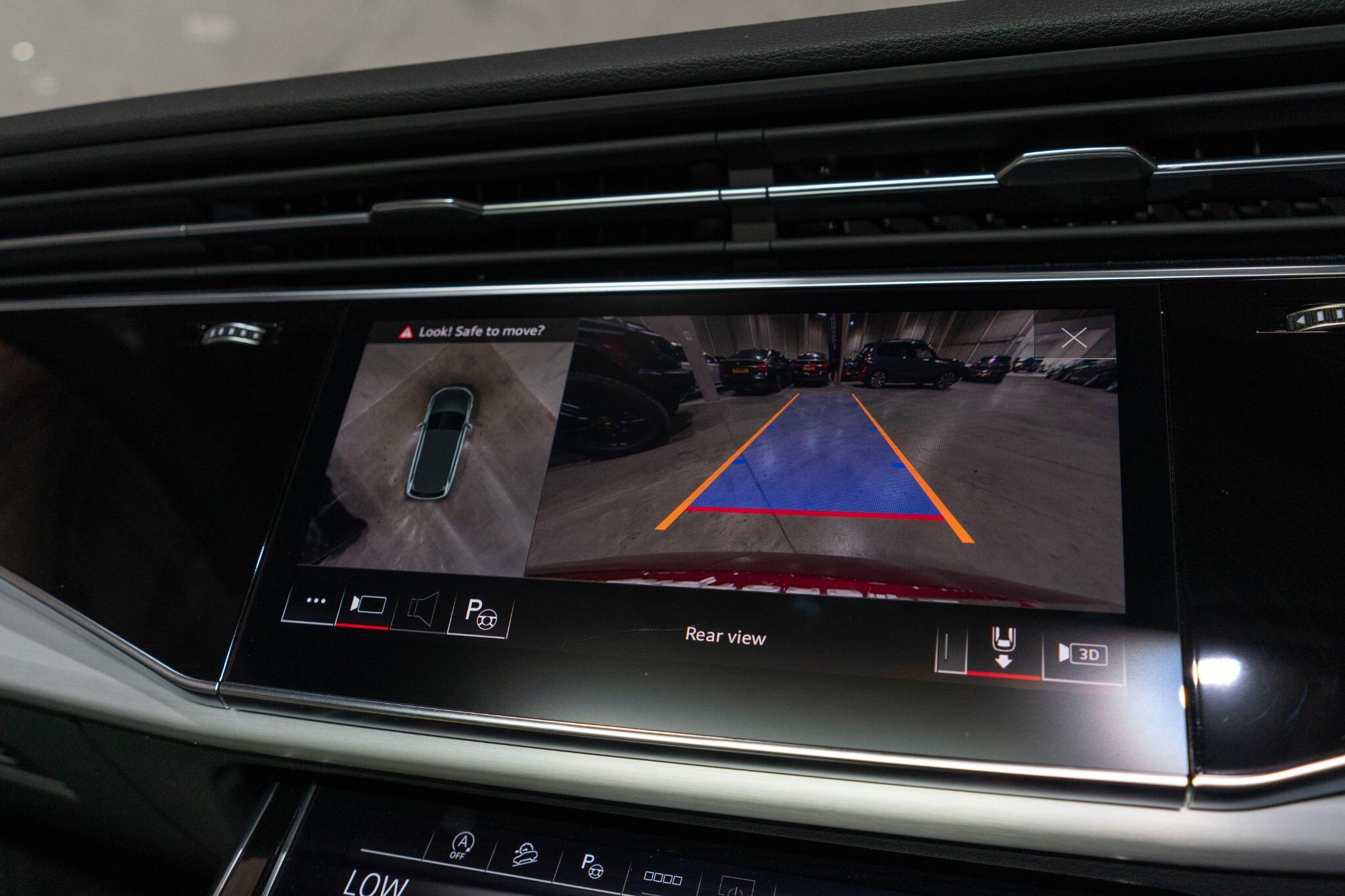 Audi SQ7 view 23