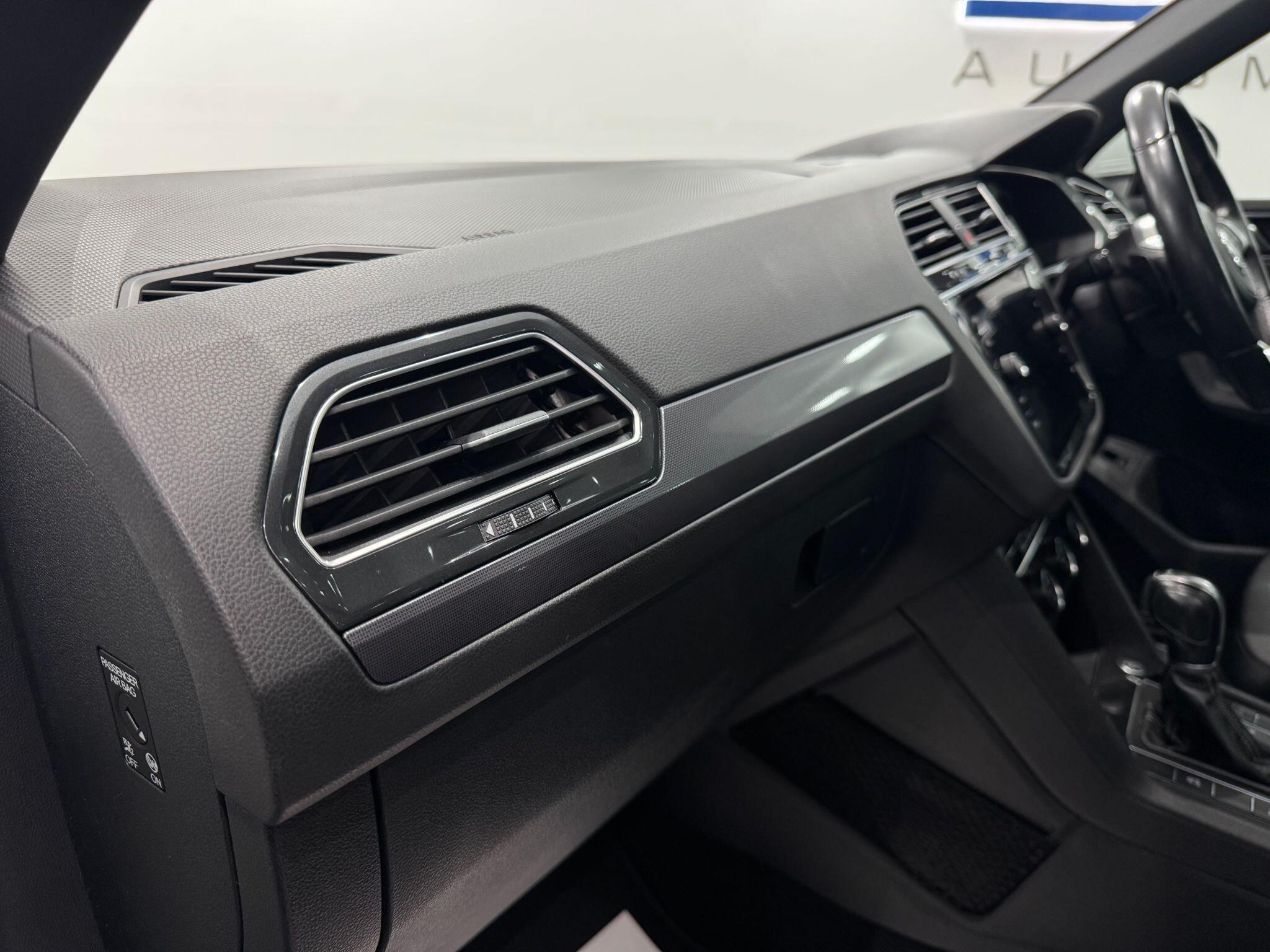 Volkswagen Tiguan view 57