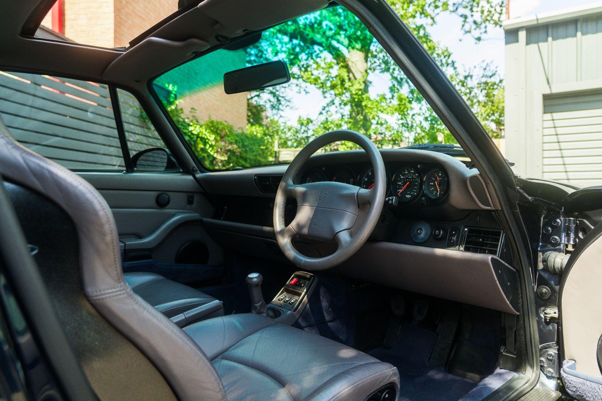 Porsche 911 view 13
