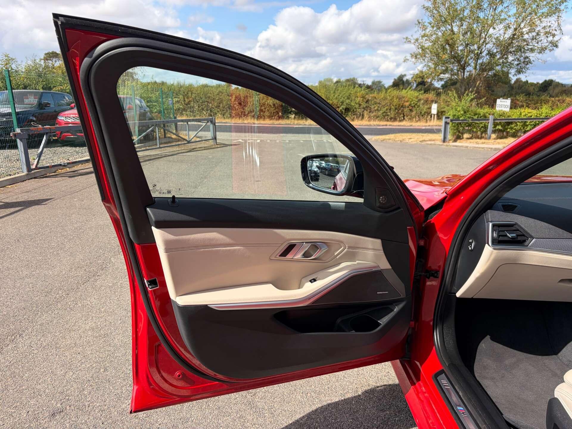 BMW 3 Series view 10