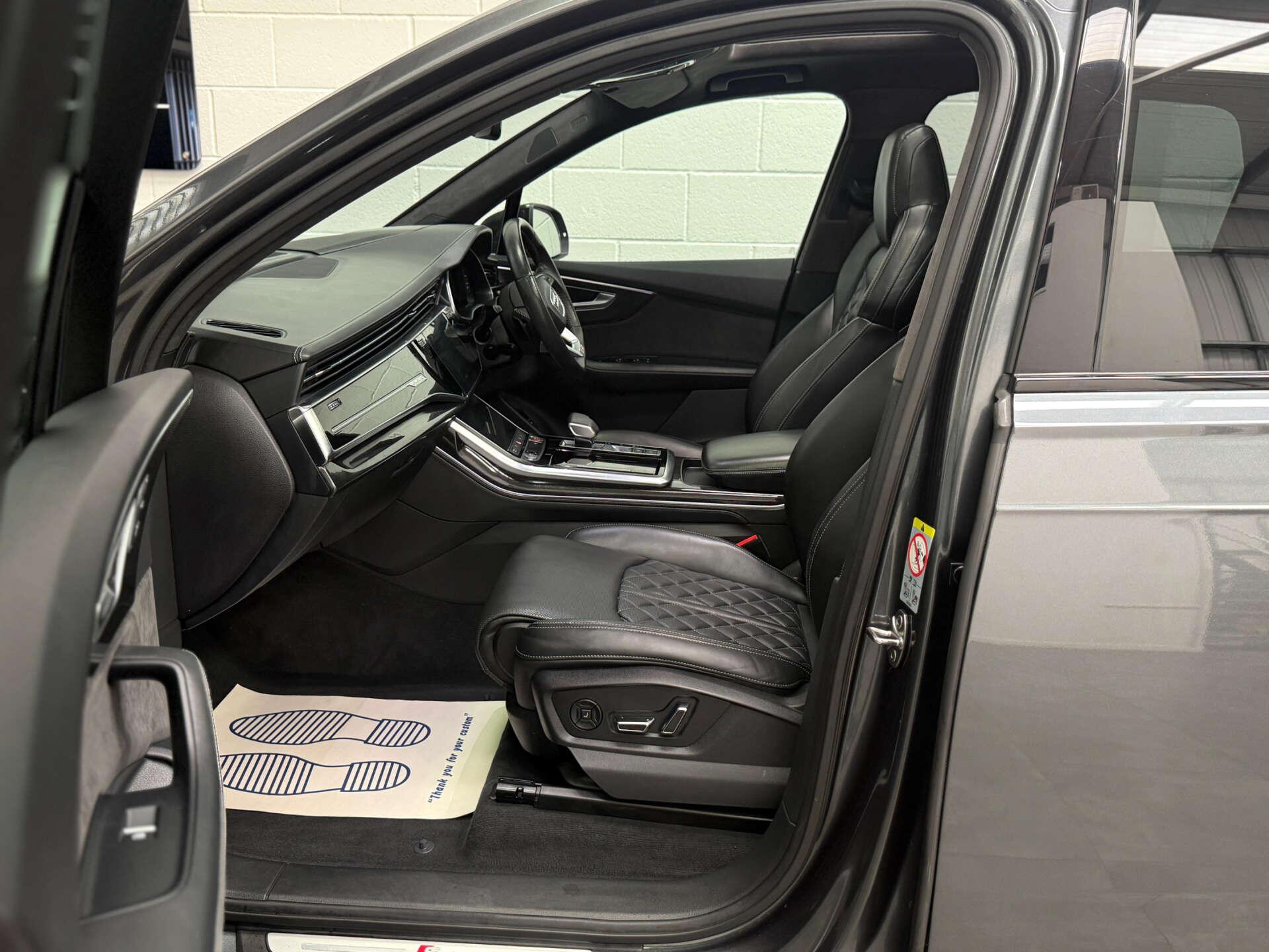 Audi SQ7 view 20