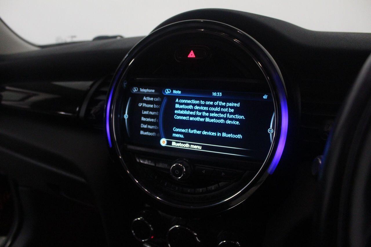Mini Hatch view 32