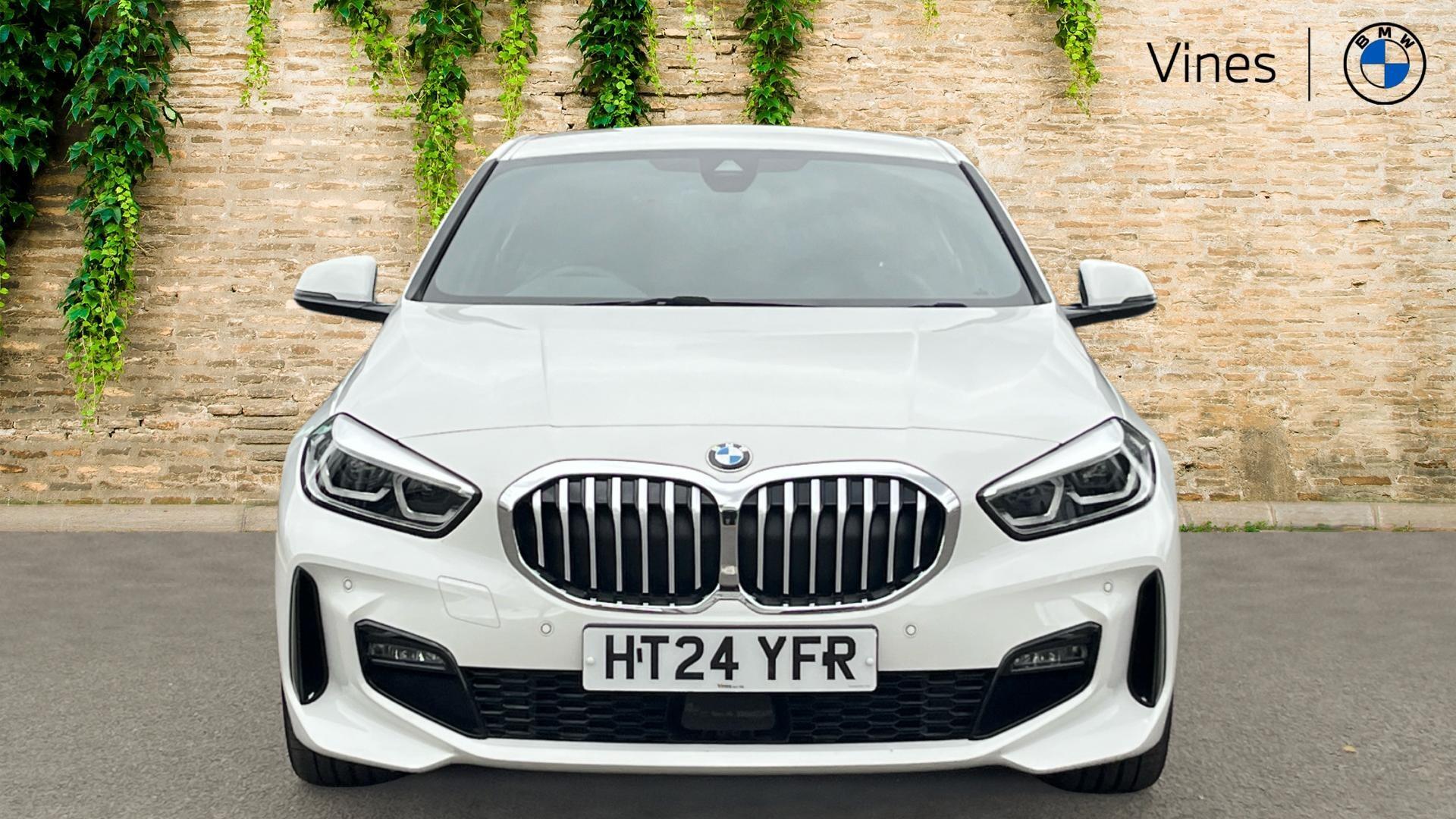 BMW 1 Series view 16