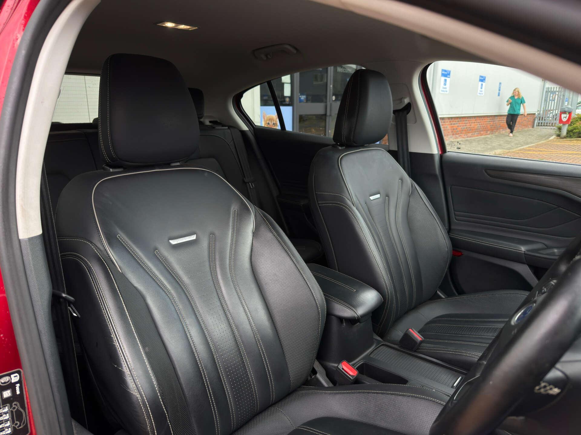 Ford Focus view 13