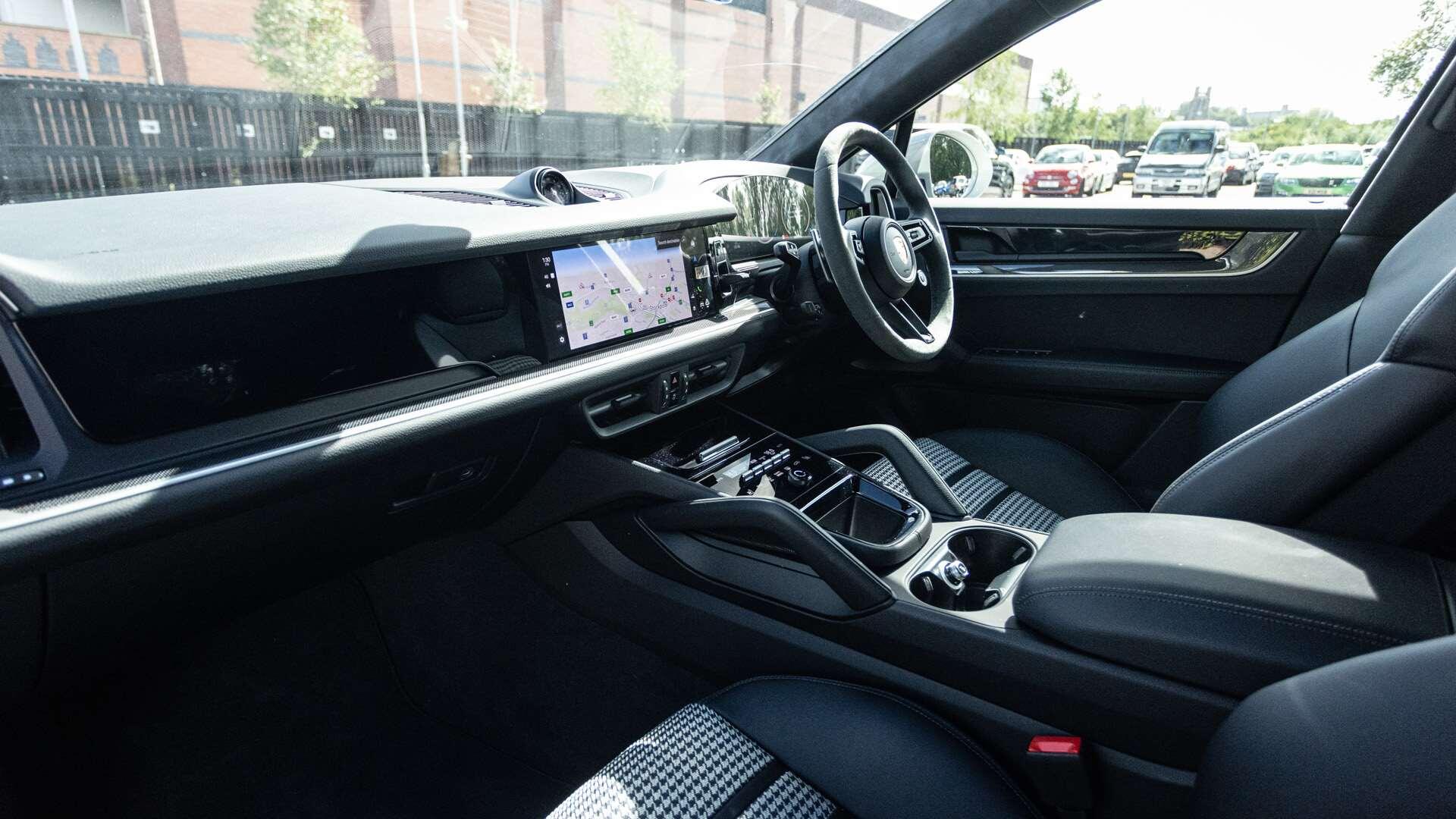 Porsche Cayenne view 5