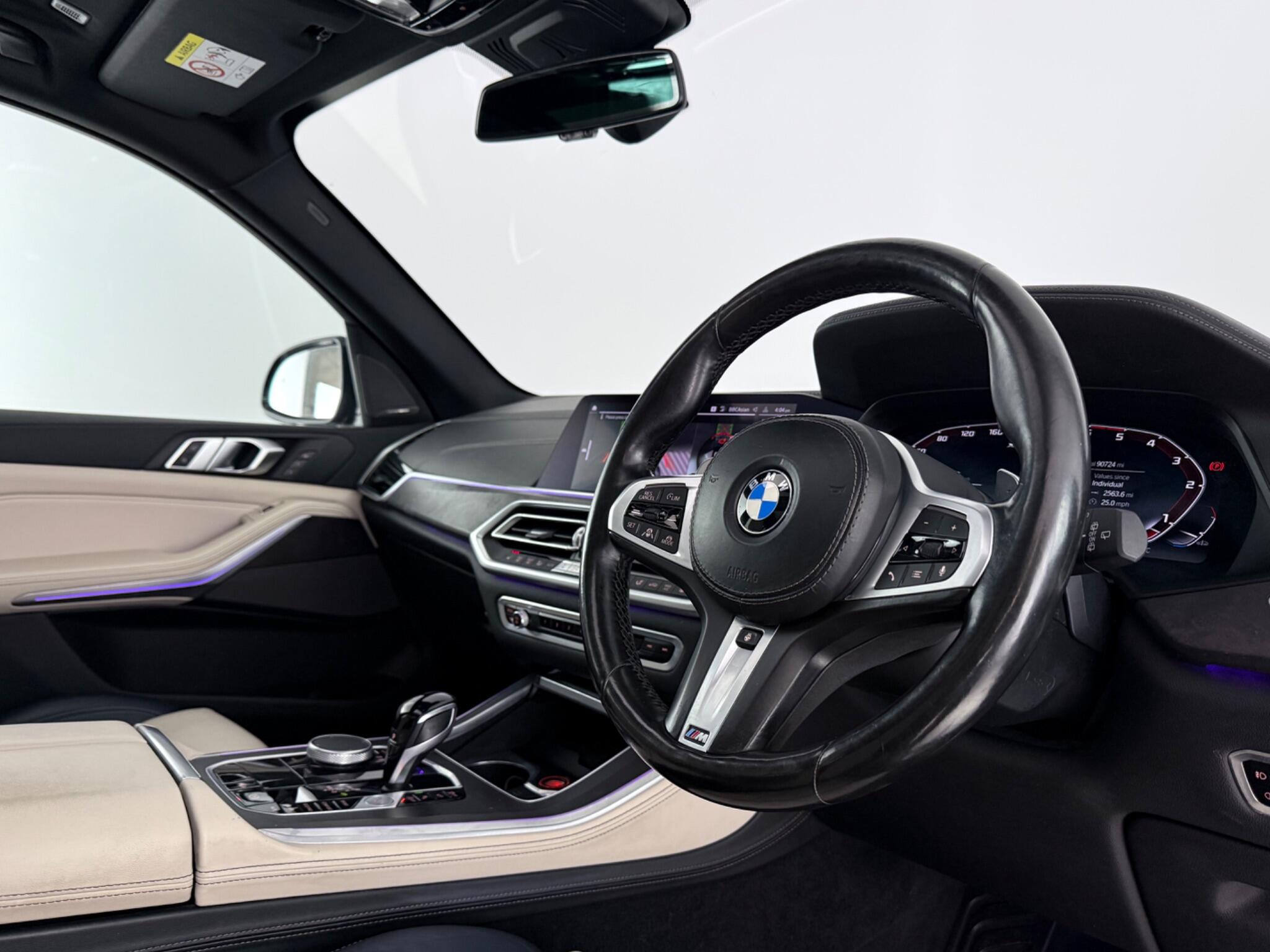 BMW X5 view 3