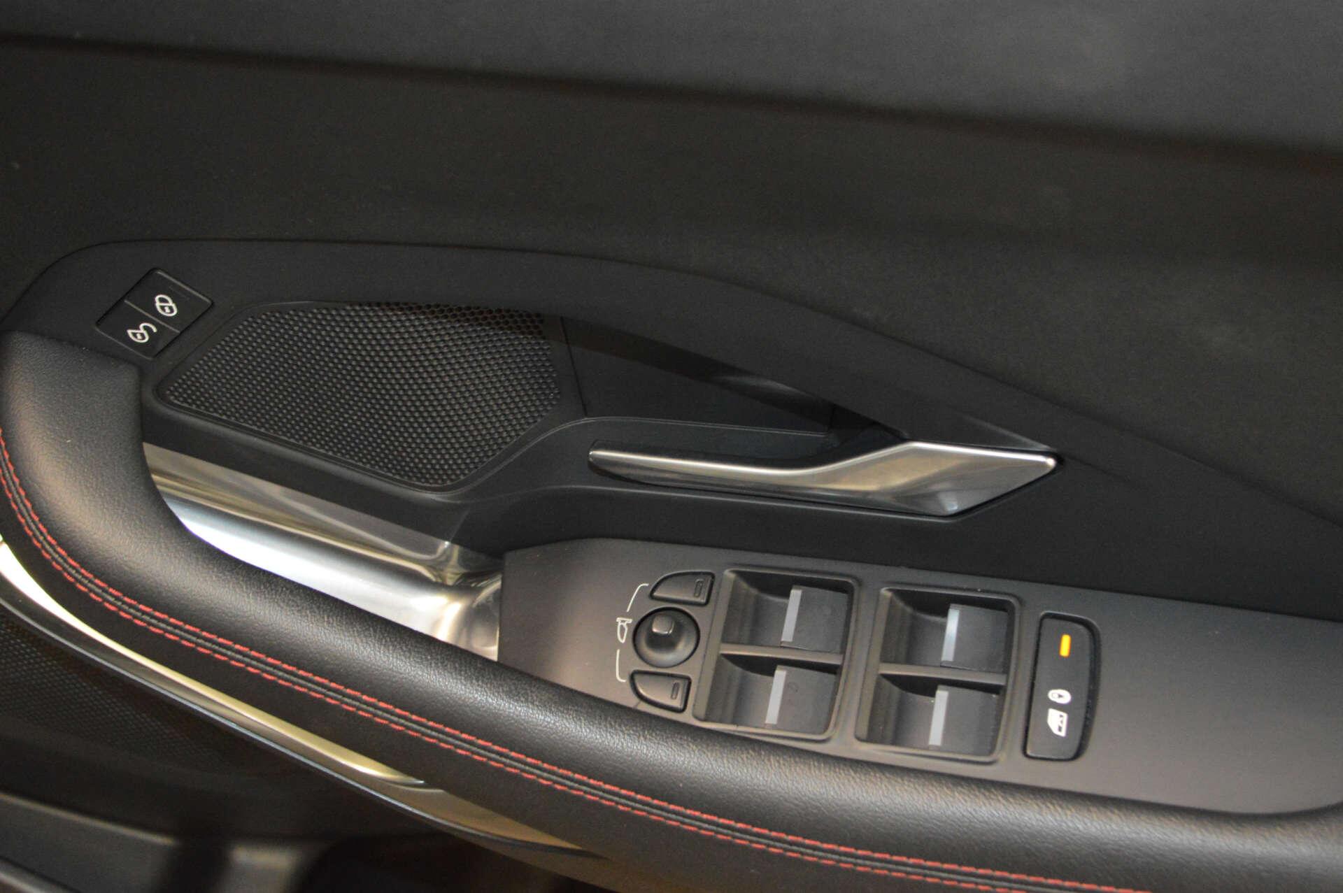 Jaguar E-Pace view 30