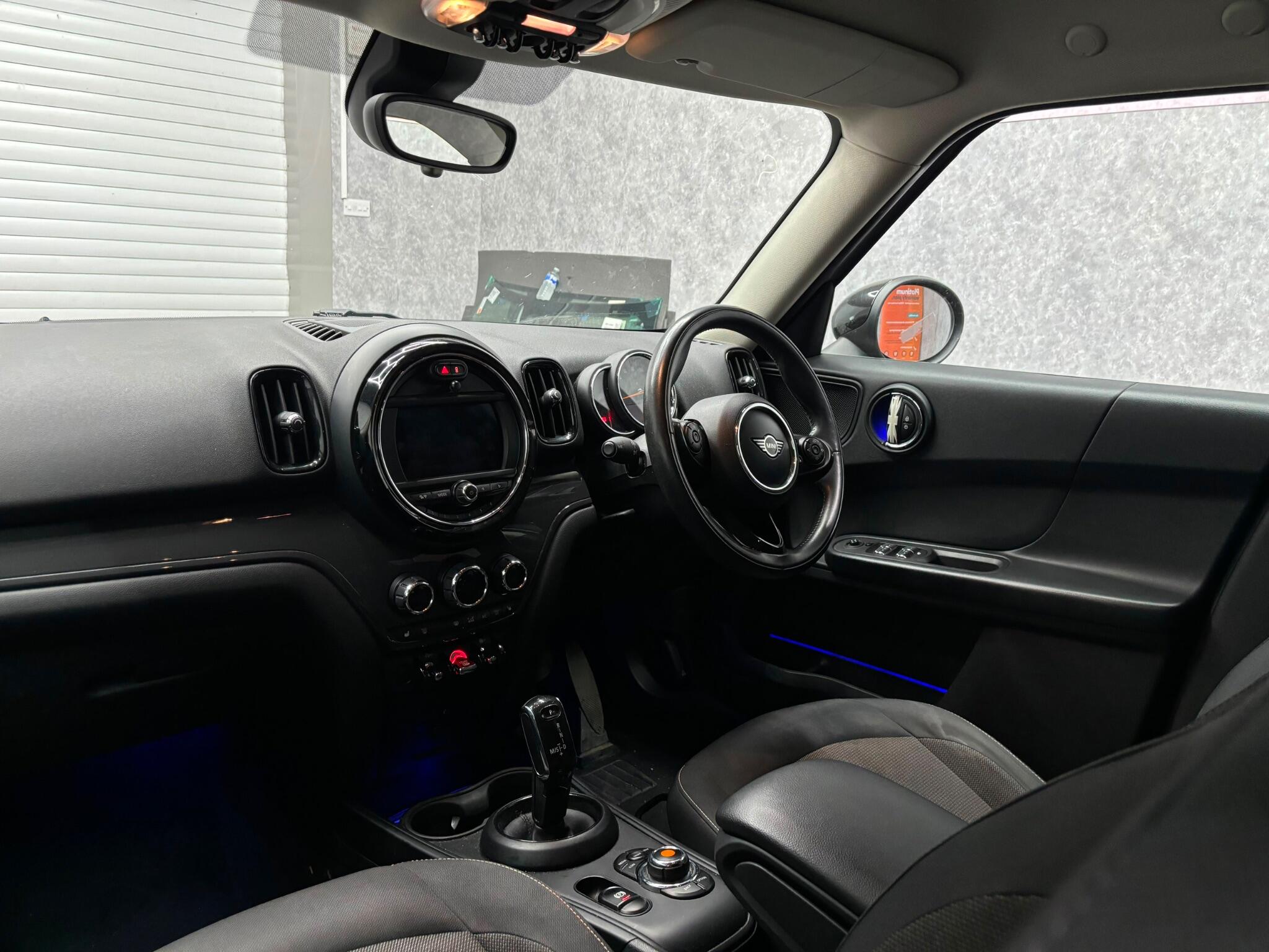 Mini Countryman view 19
