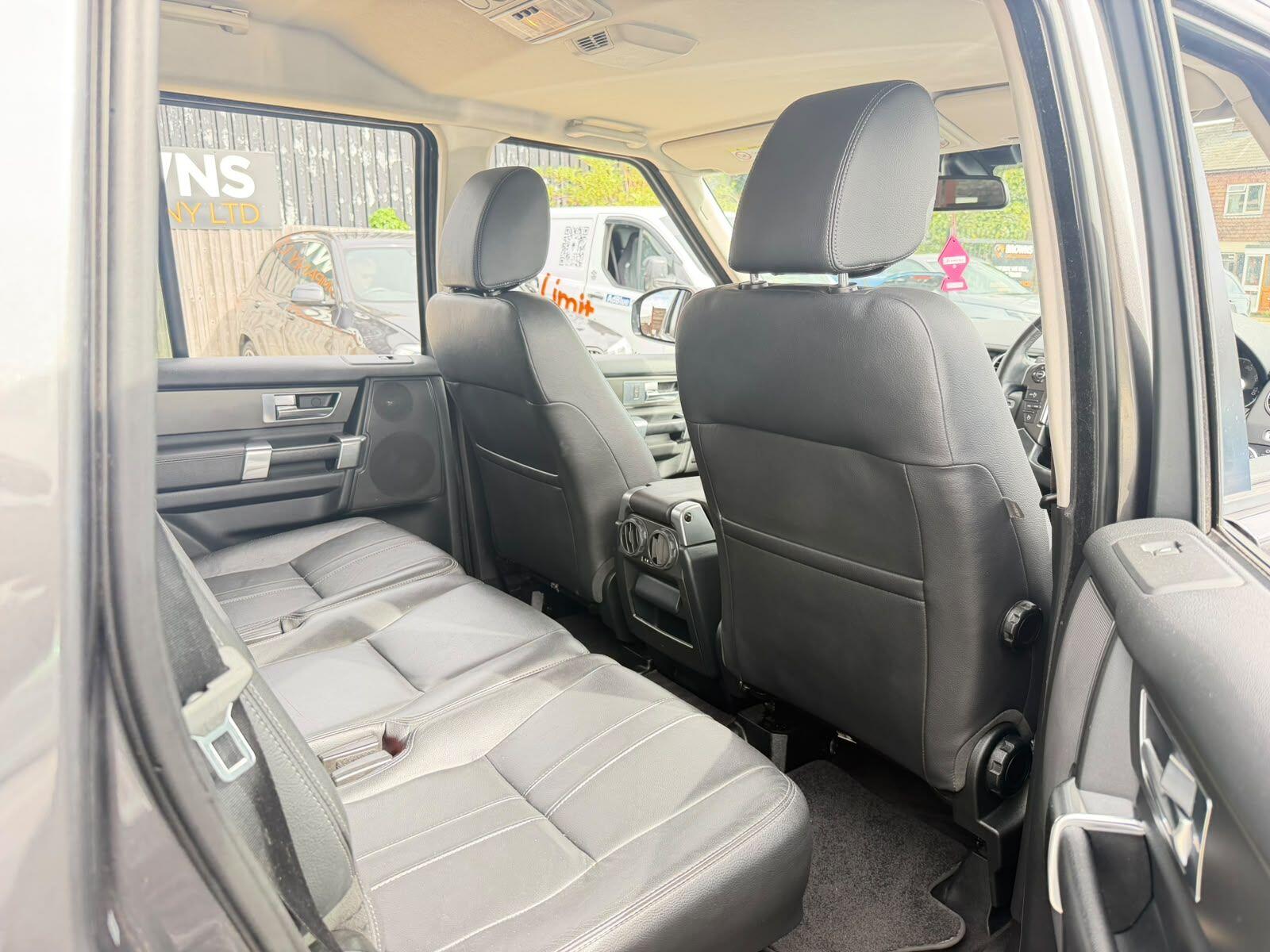 Land Rover Discovery view 17