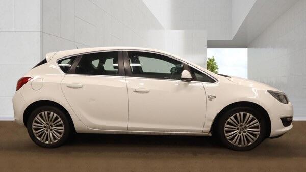 Vauxhall Astra view 5