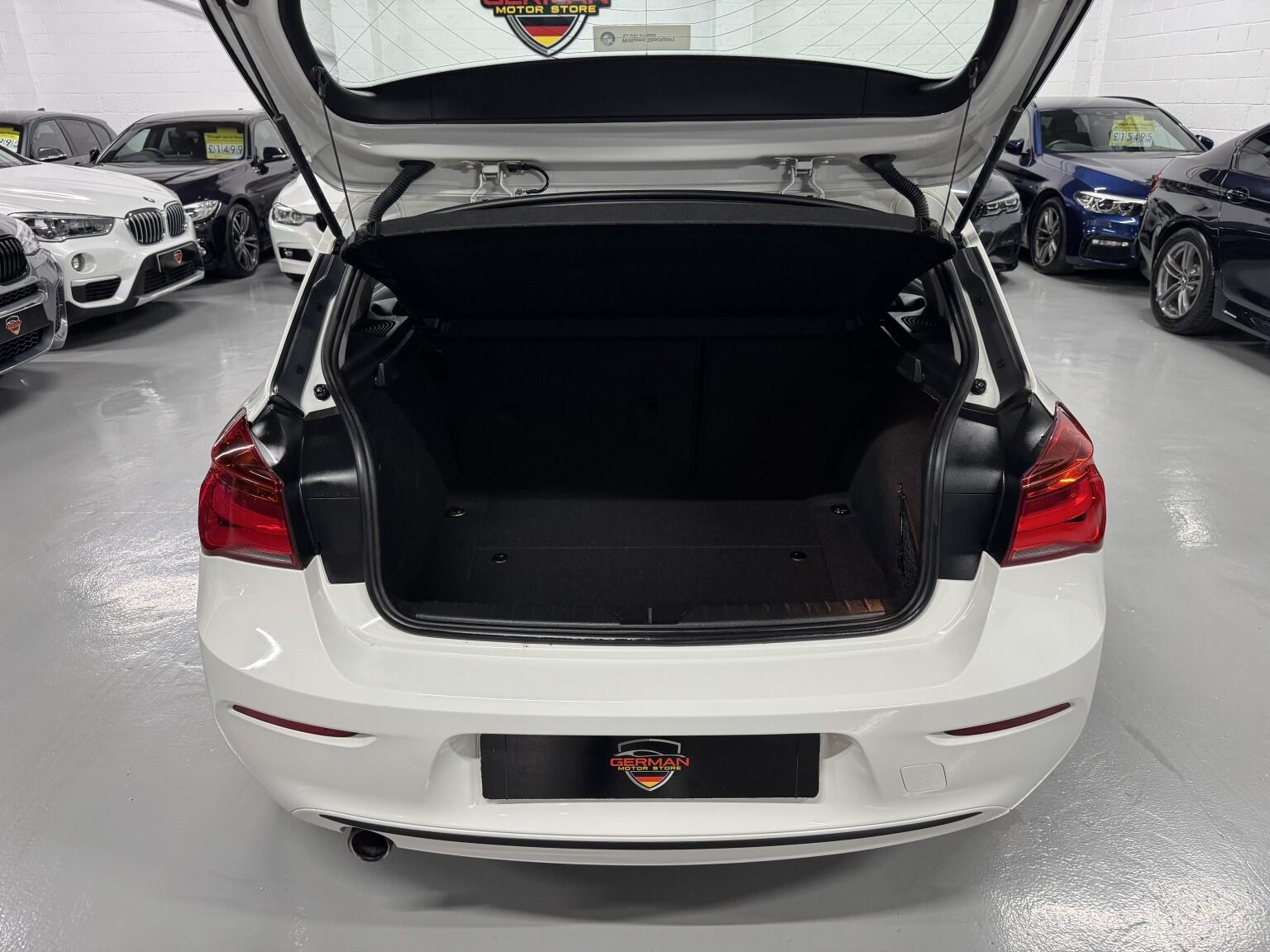 BMW 1 Series view 23