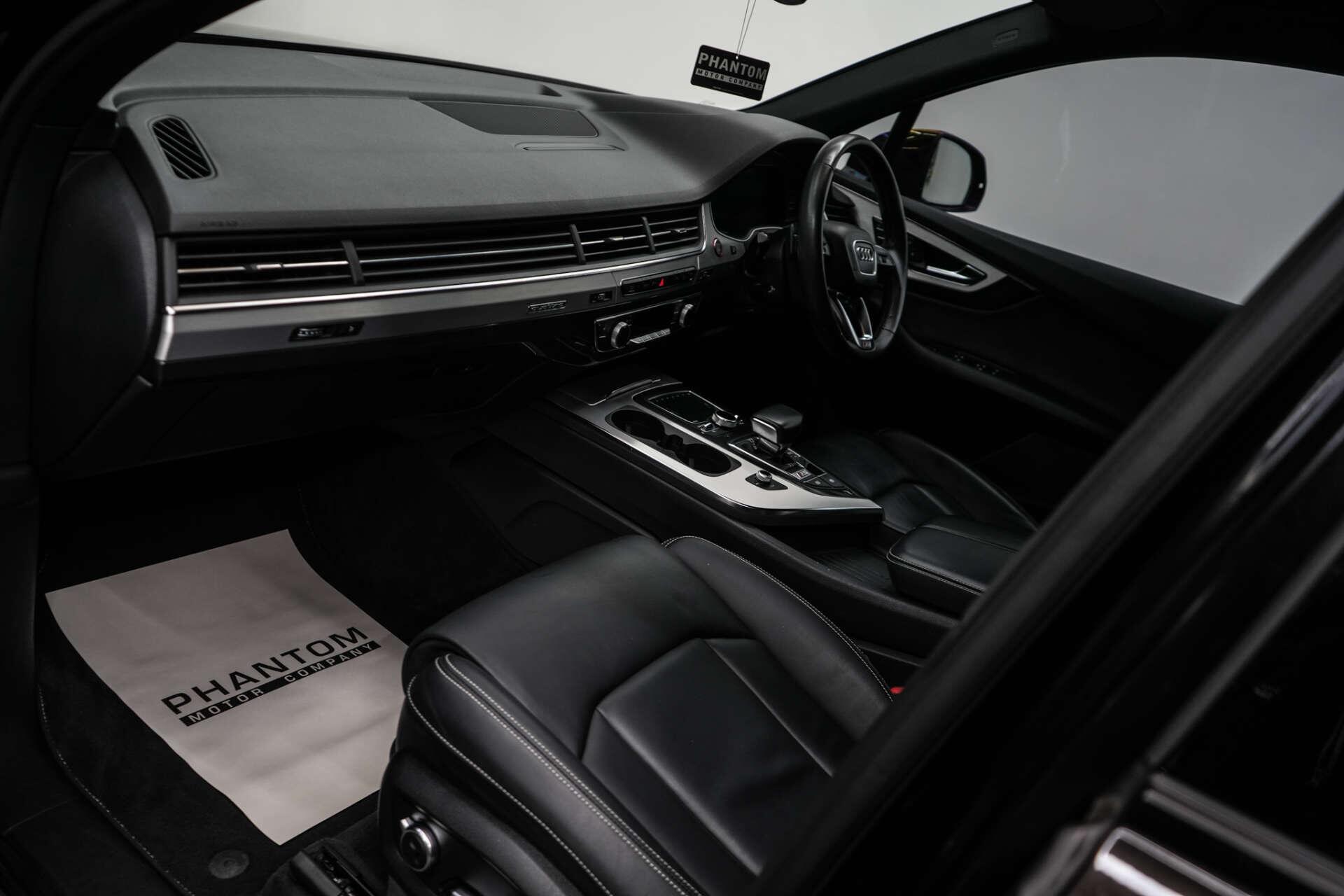 Audi SQ7 view 23