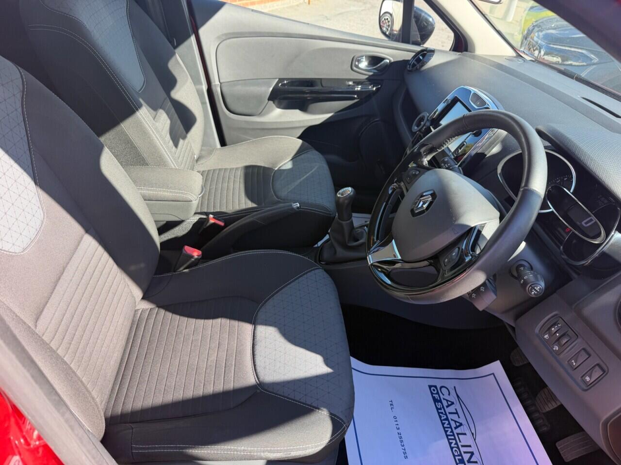 Renault Clio view 25