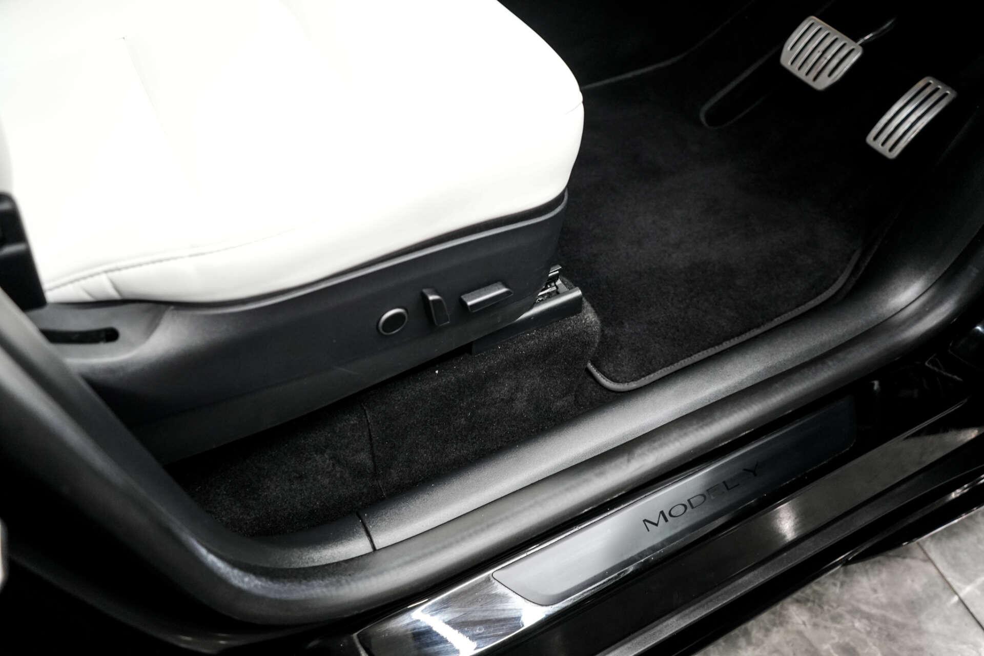 Tesla Model Y view 21