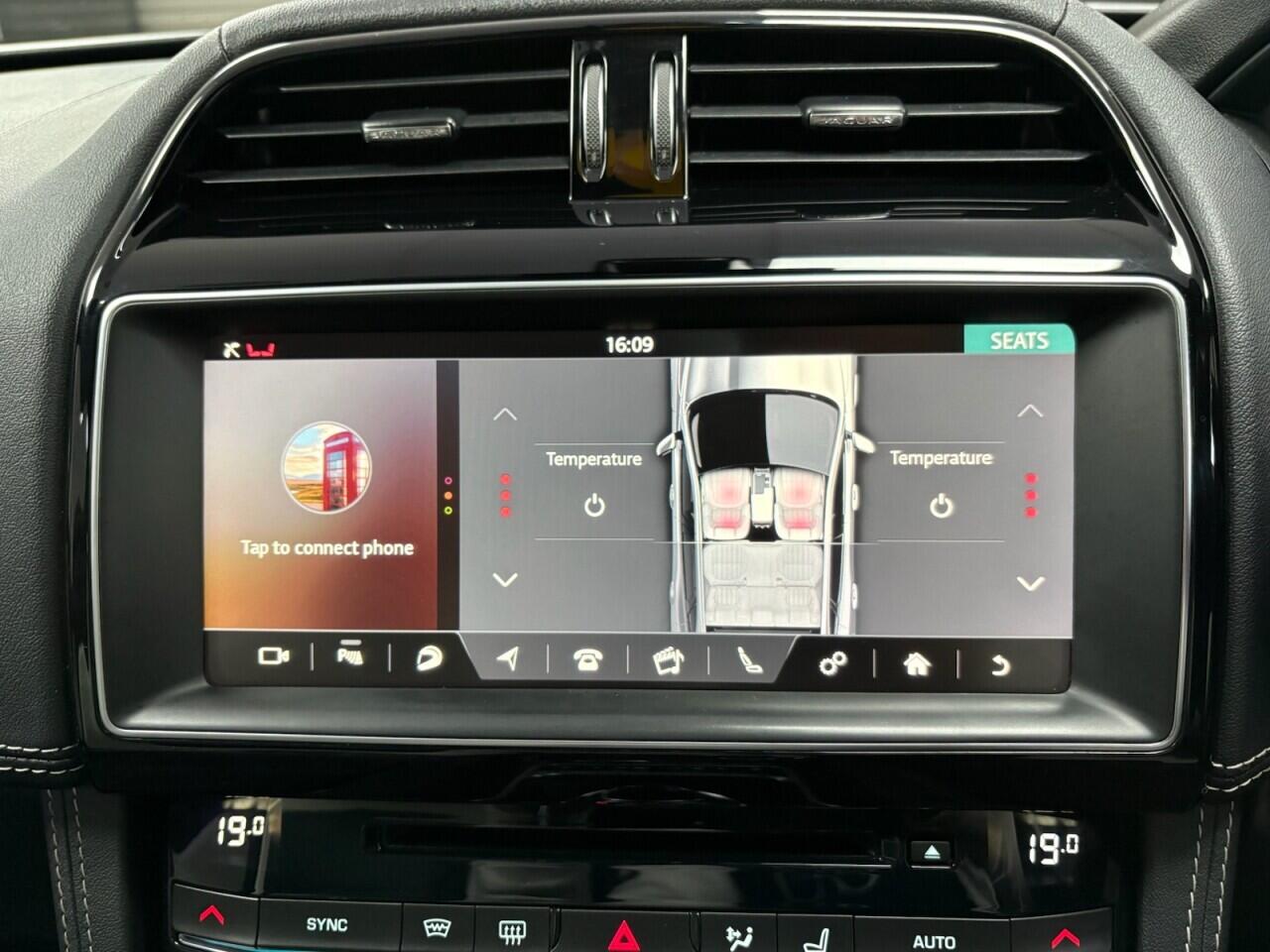 Jaguar F-Pace view 35