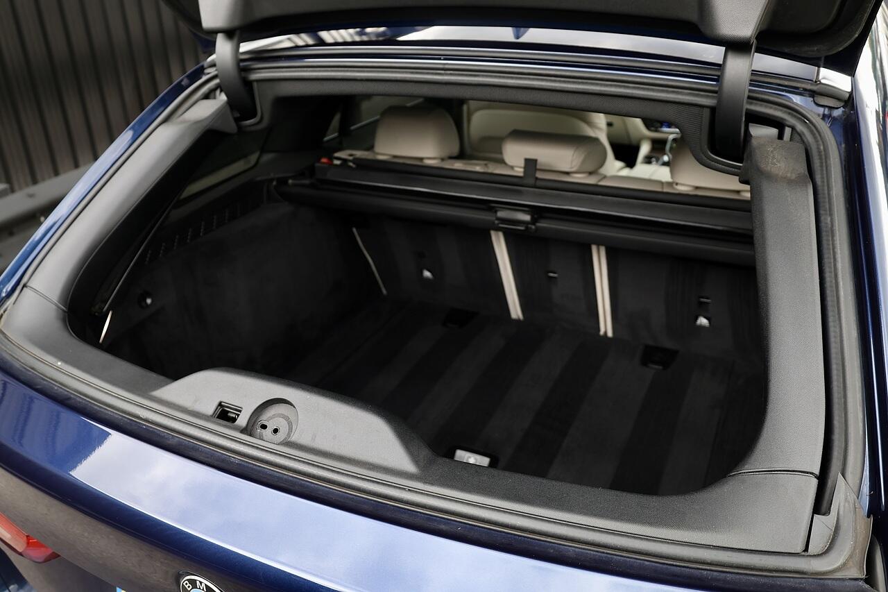 BMW 5 Series view 37