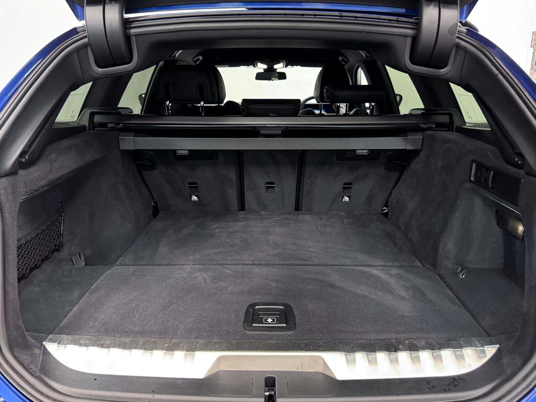BMW 3 Series view 7