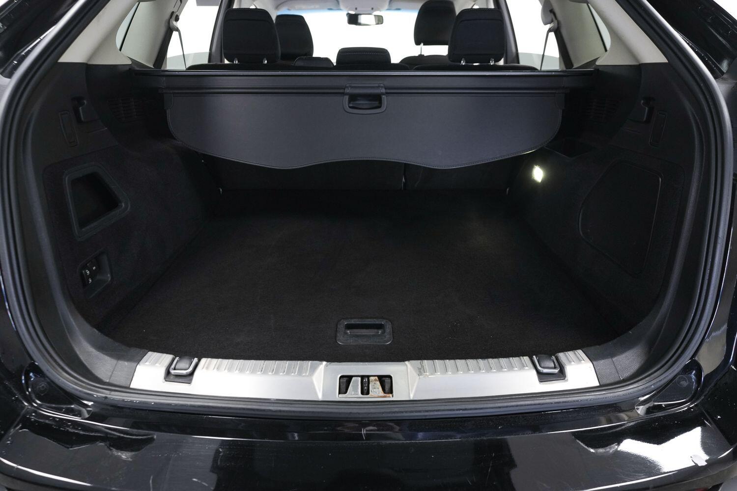 Ford Edge view 9