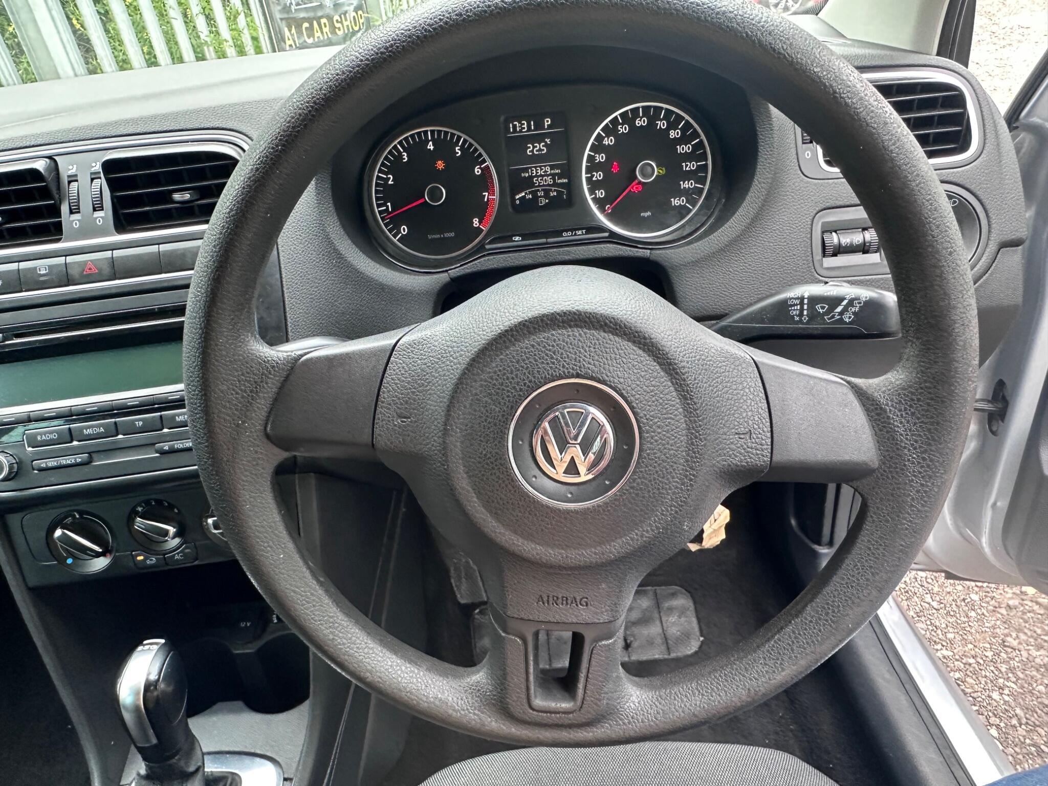 2011 Volkswagen Polo image 30