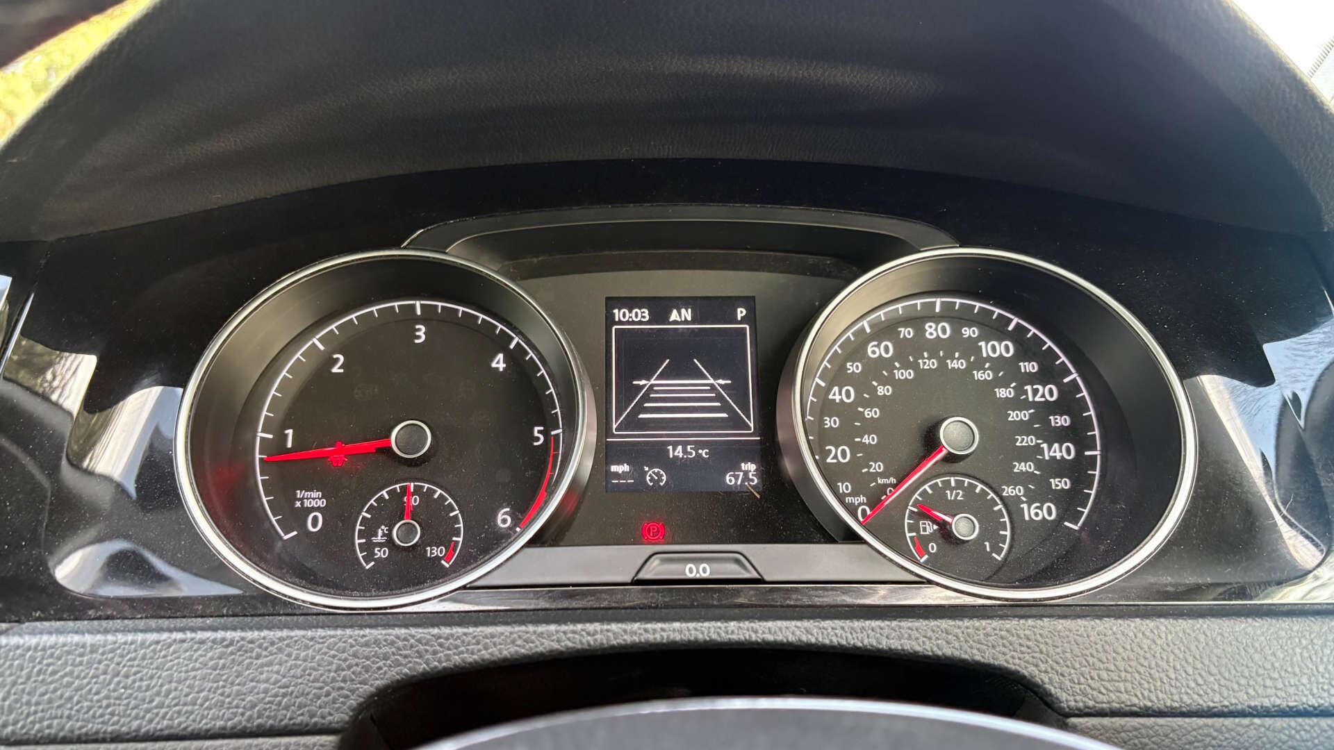 Volkswagen Golf view 17