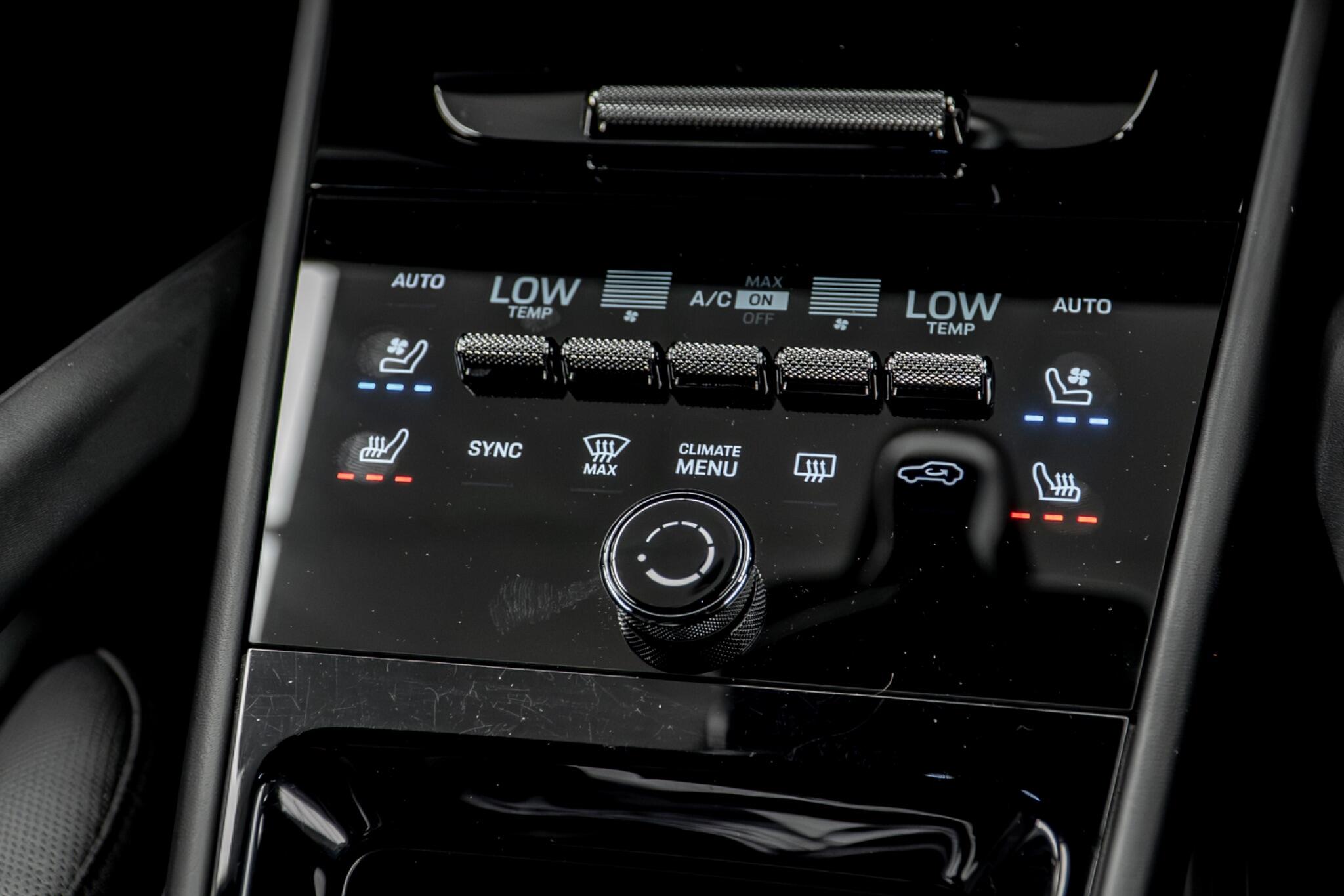 Porsche Cayenne view 28