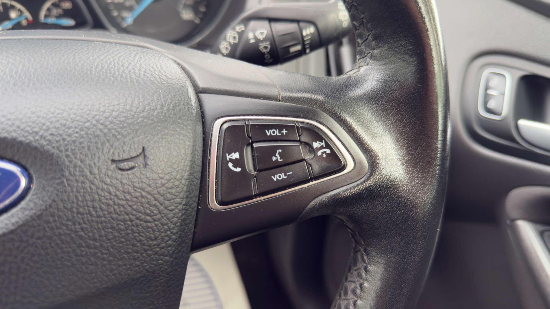 Ford Focus view 18