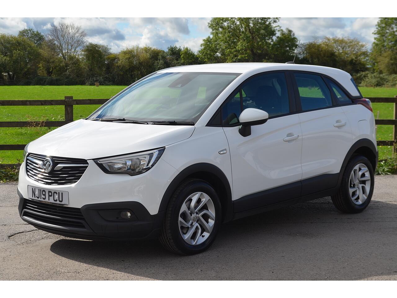 Vauxhall Crossland X view 5