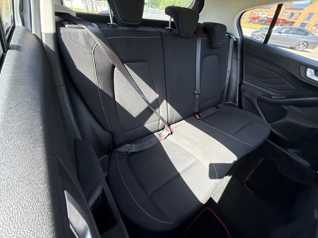 Ford Focus view 16