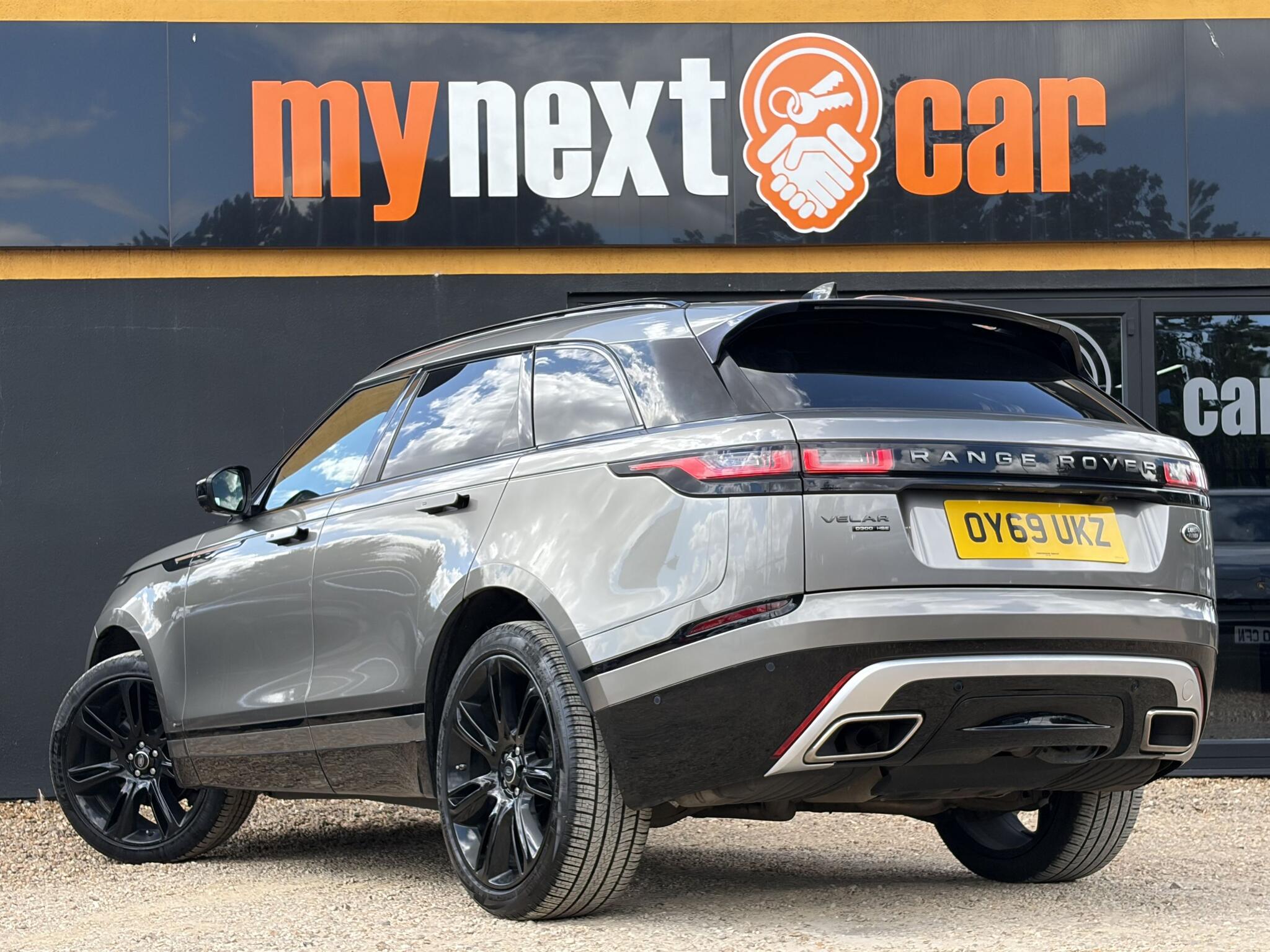 Land Rover Range Rover Velar view 7