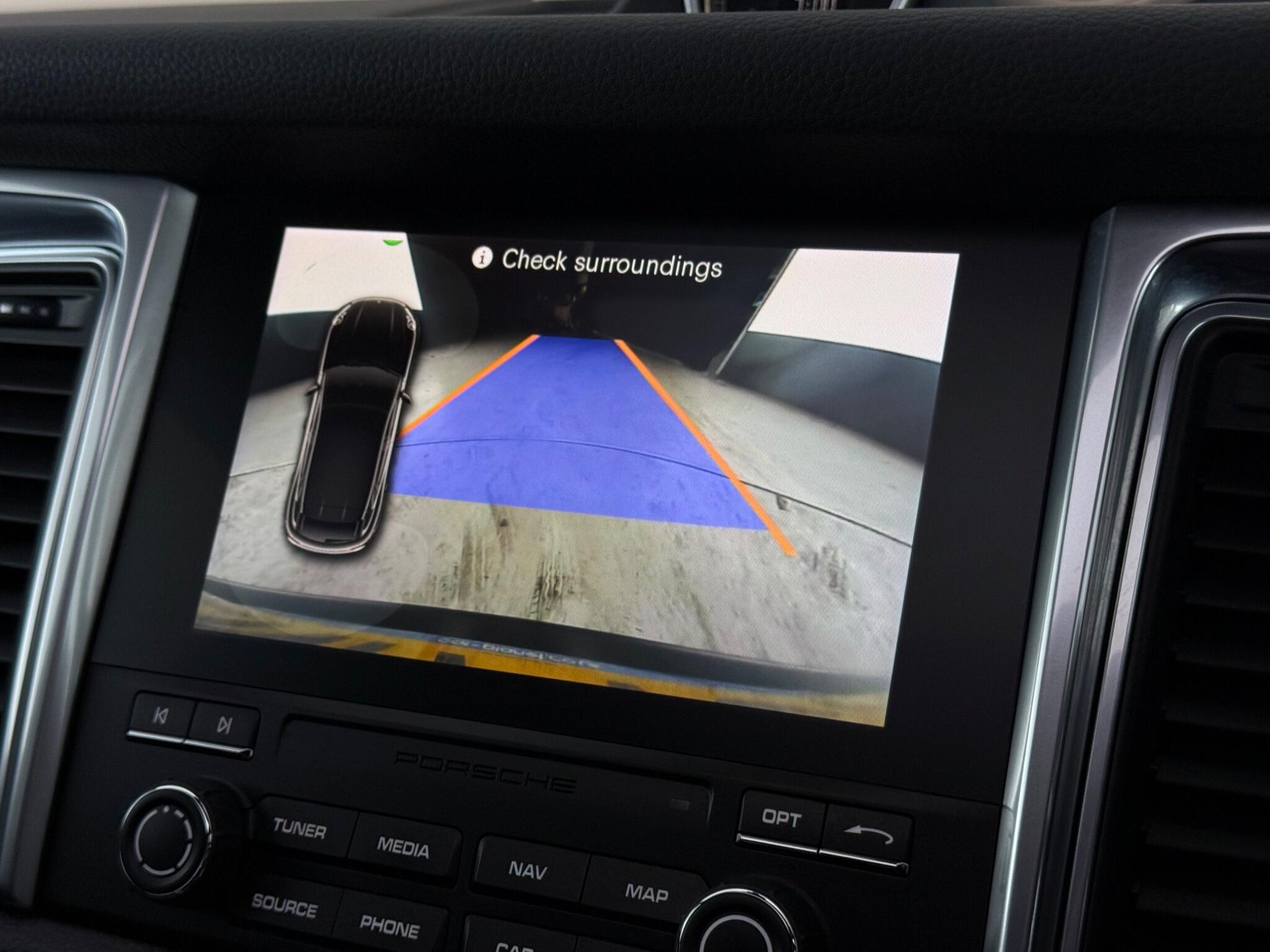 Porsche Macan view 27