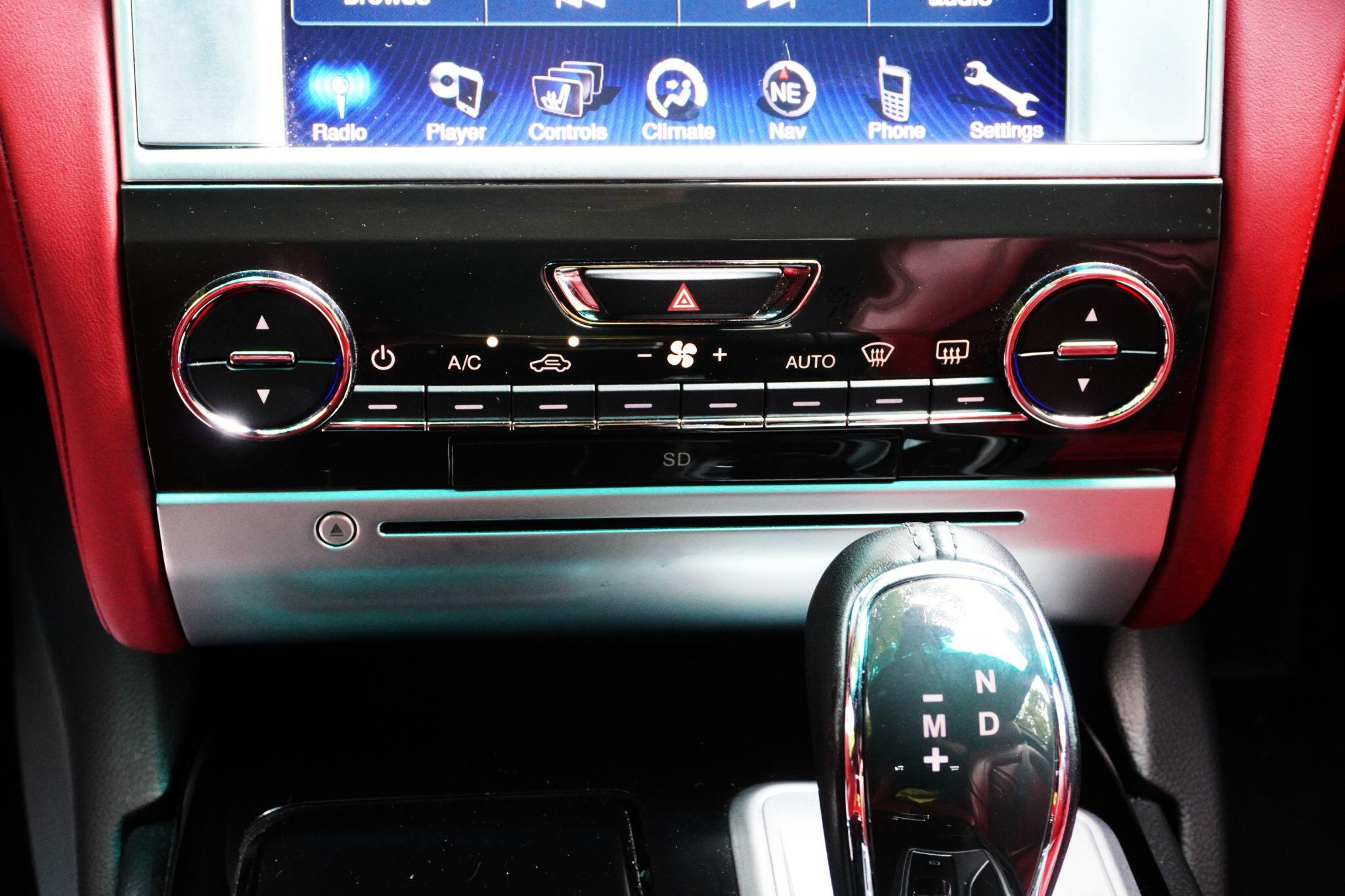 Maserati Quattroporte view 37