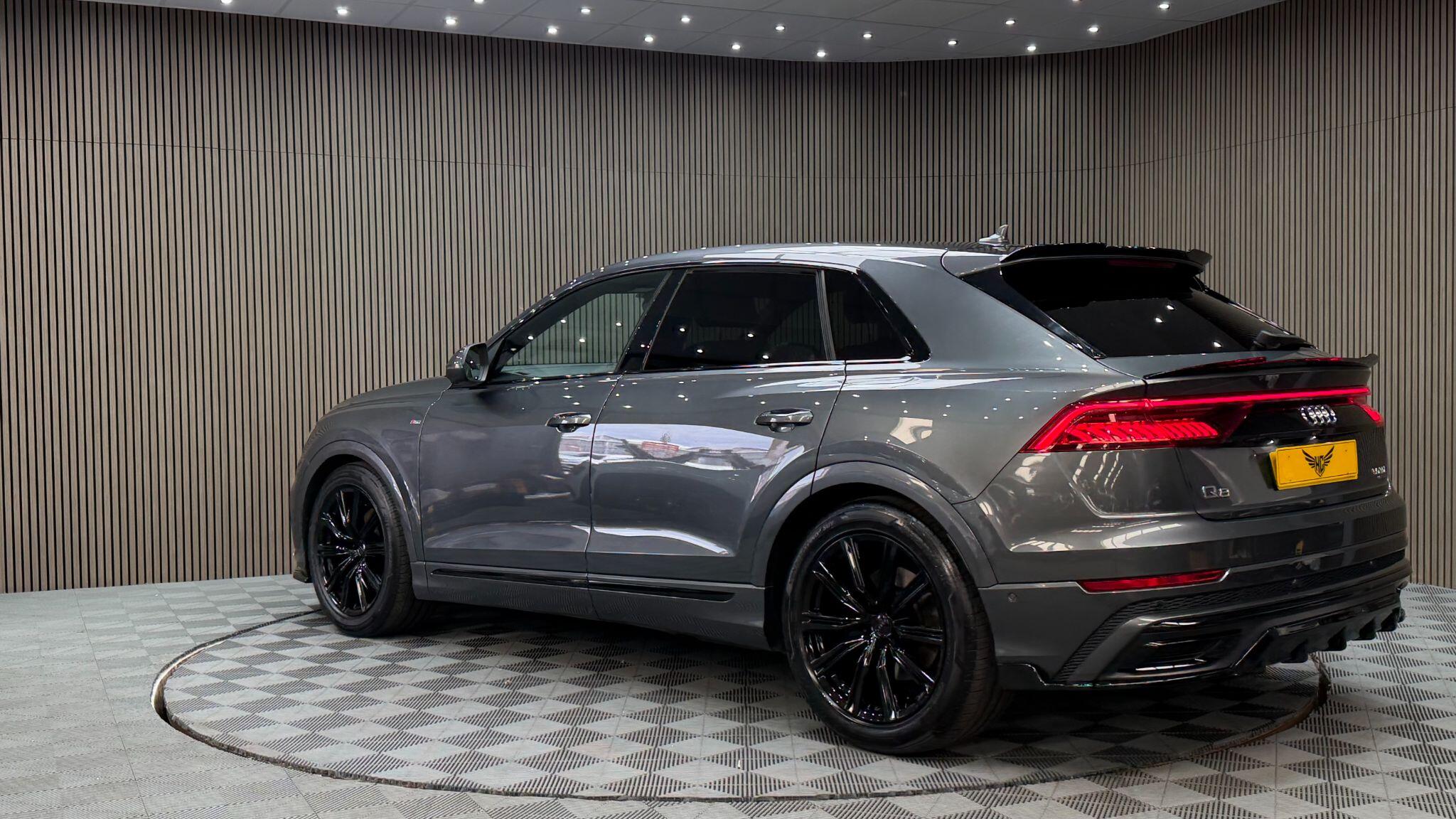 Audi Q8 view 46