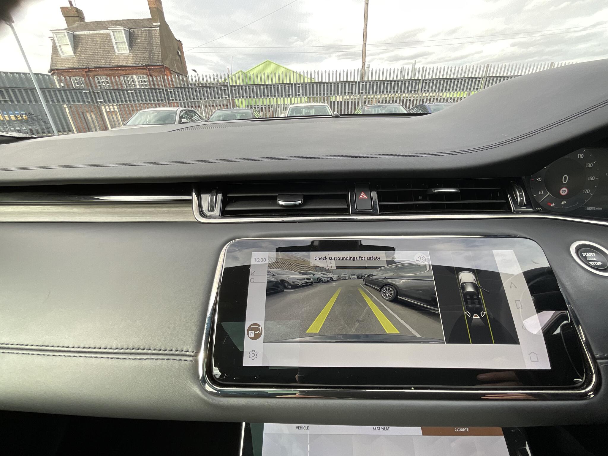 Land Rover Range Rover Evoque view 34