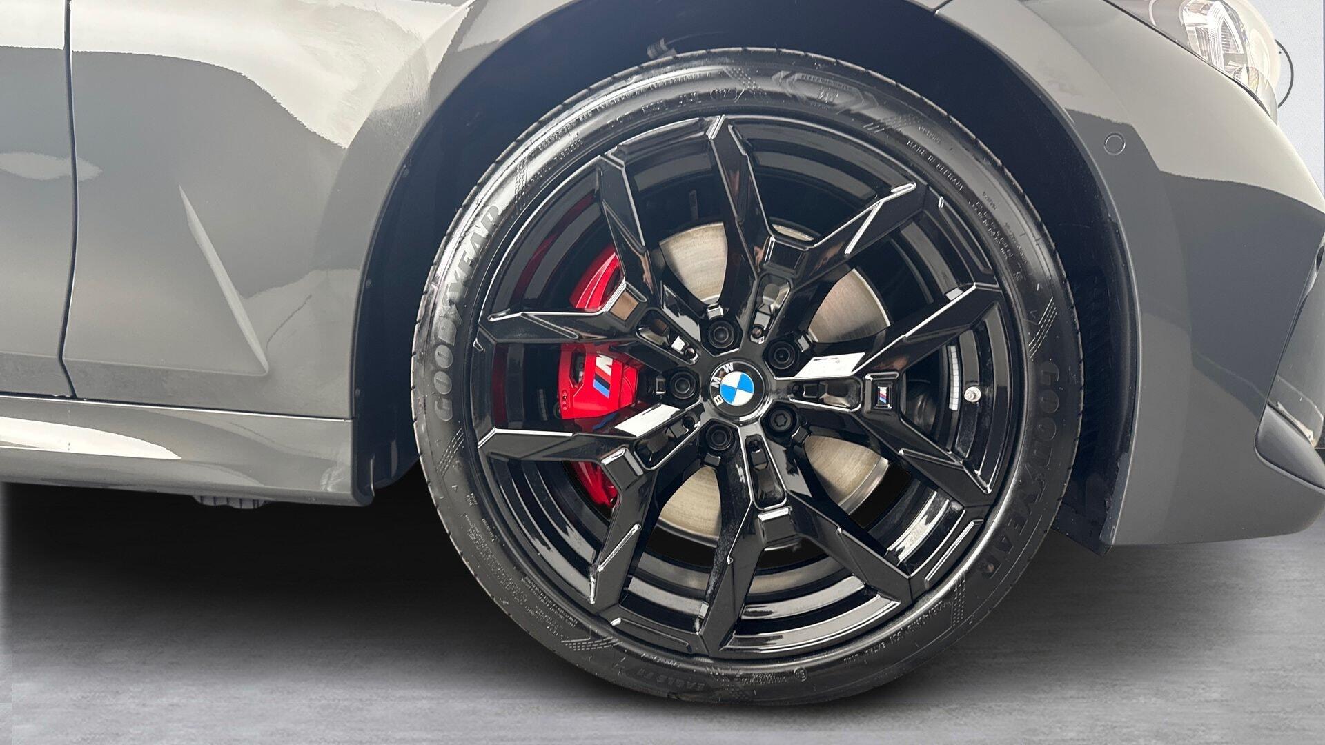 BMW 3 Series view 14