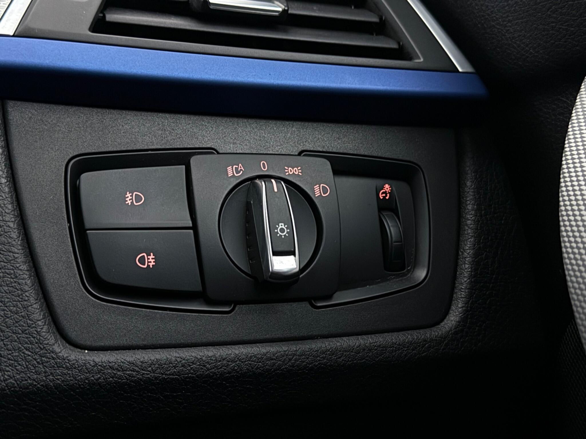 BMW 3 Series view 16